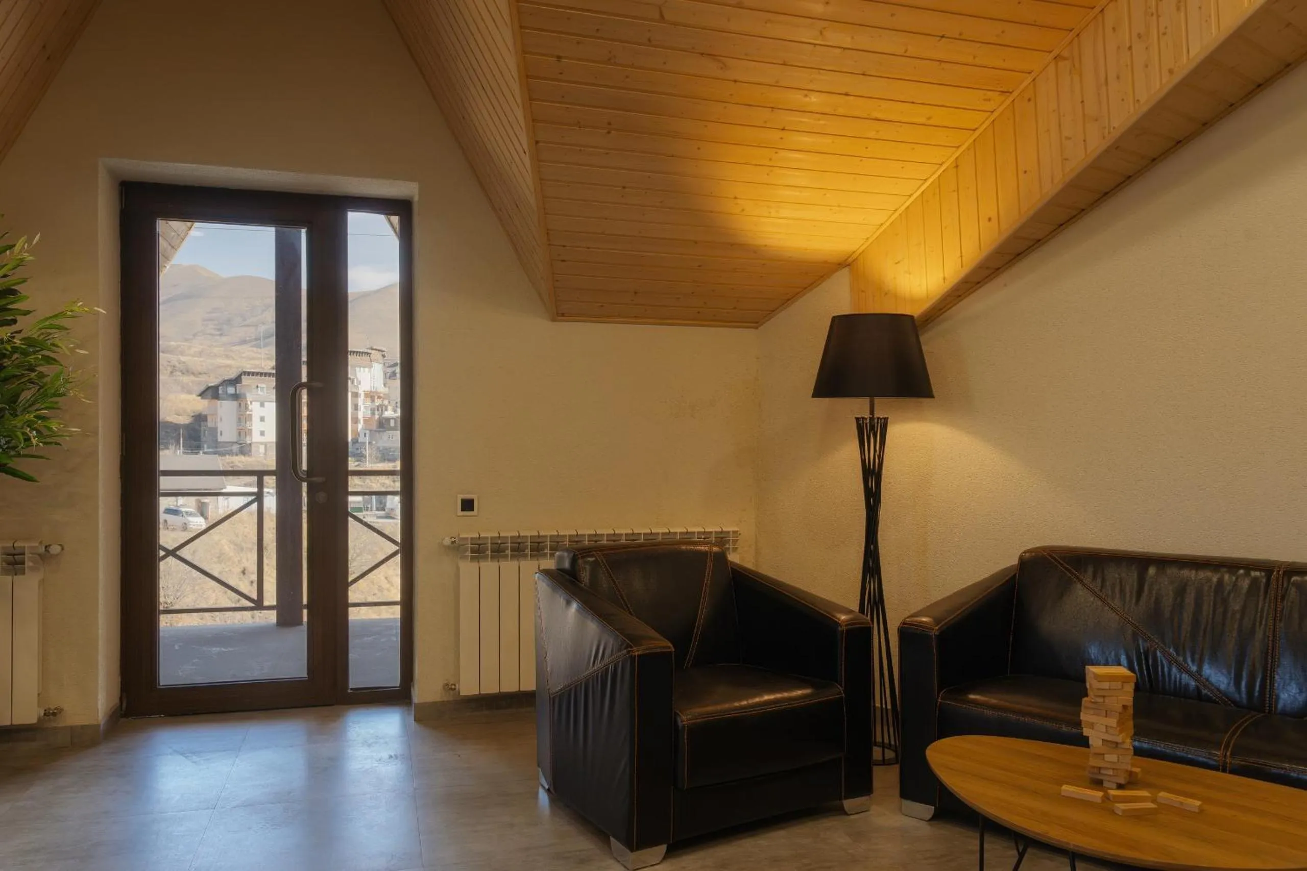 Ereto Hotel by SnowTime