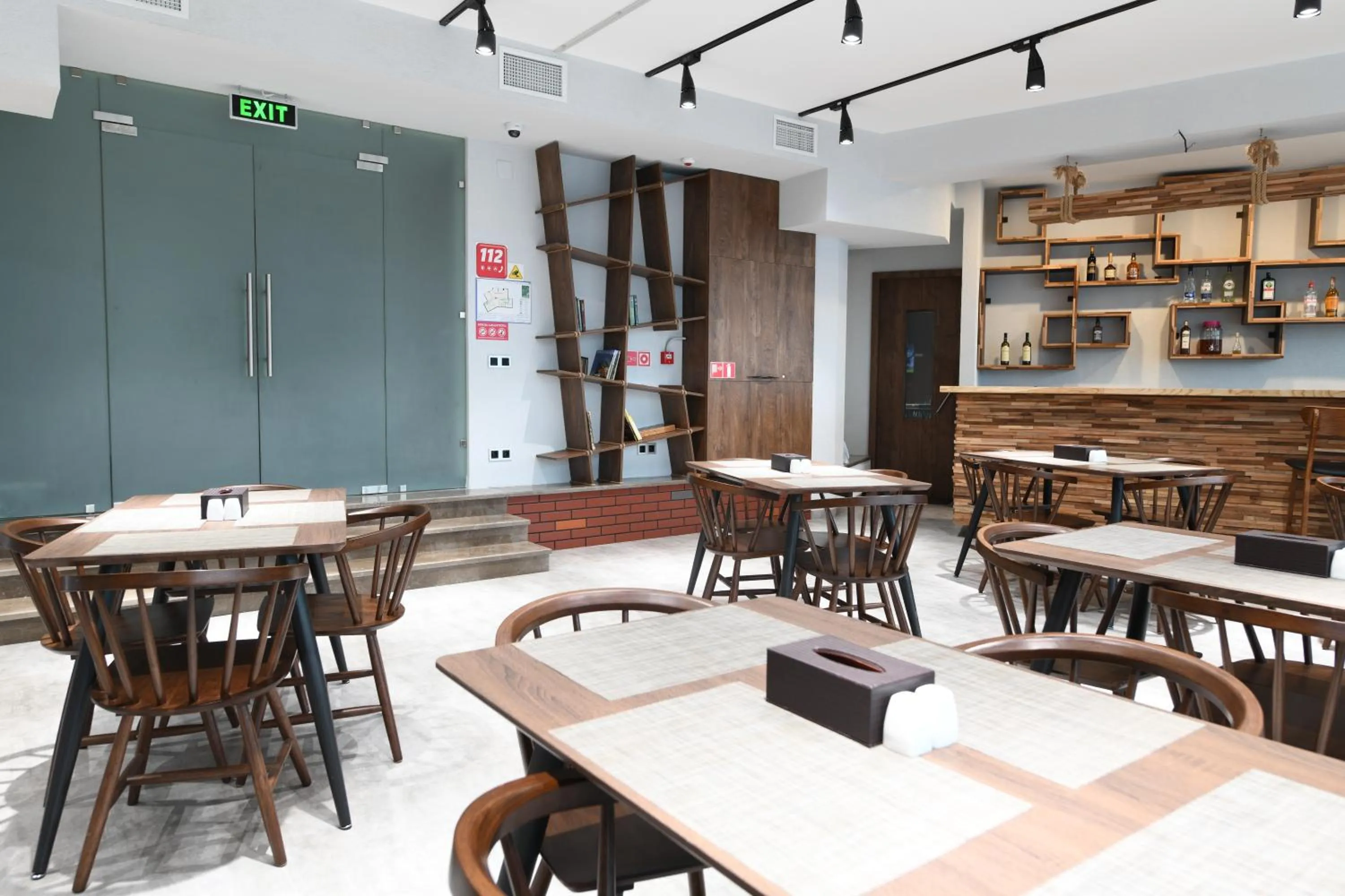 Restaurant/places to eat in Hotel Ereto