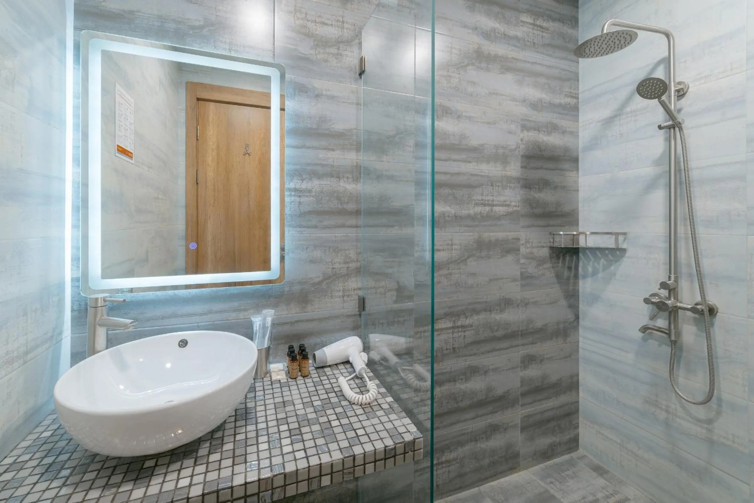 Ereto Hotel by SnowTime