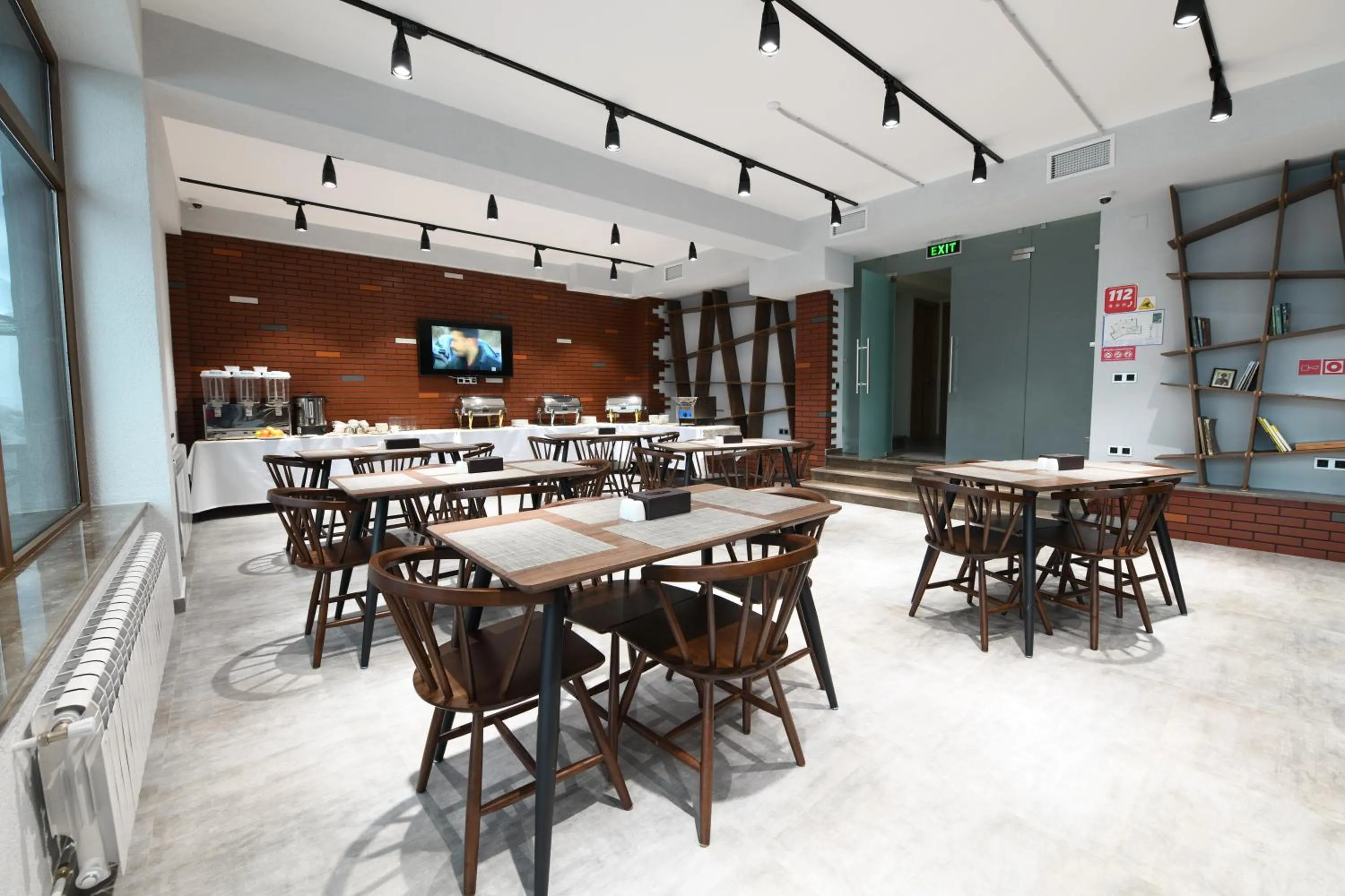 Restaurant/places to eat in Hotel Ereto