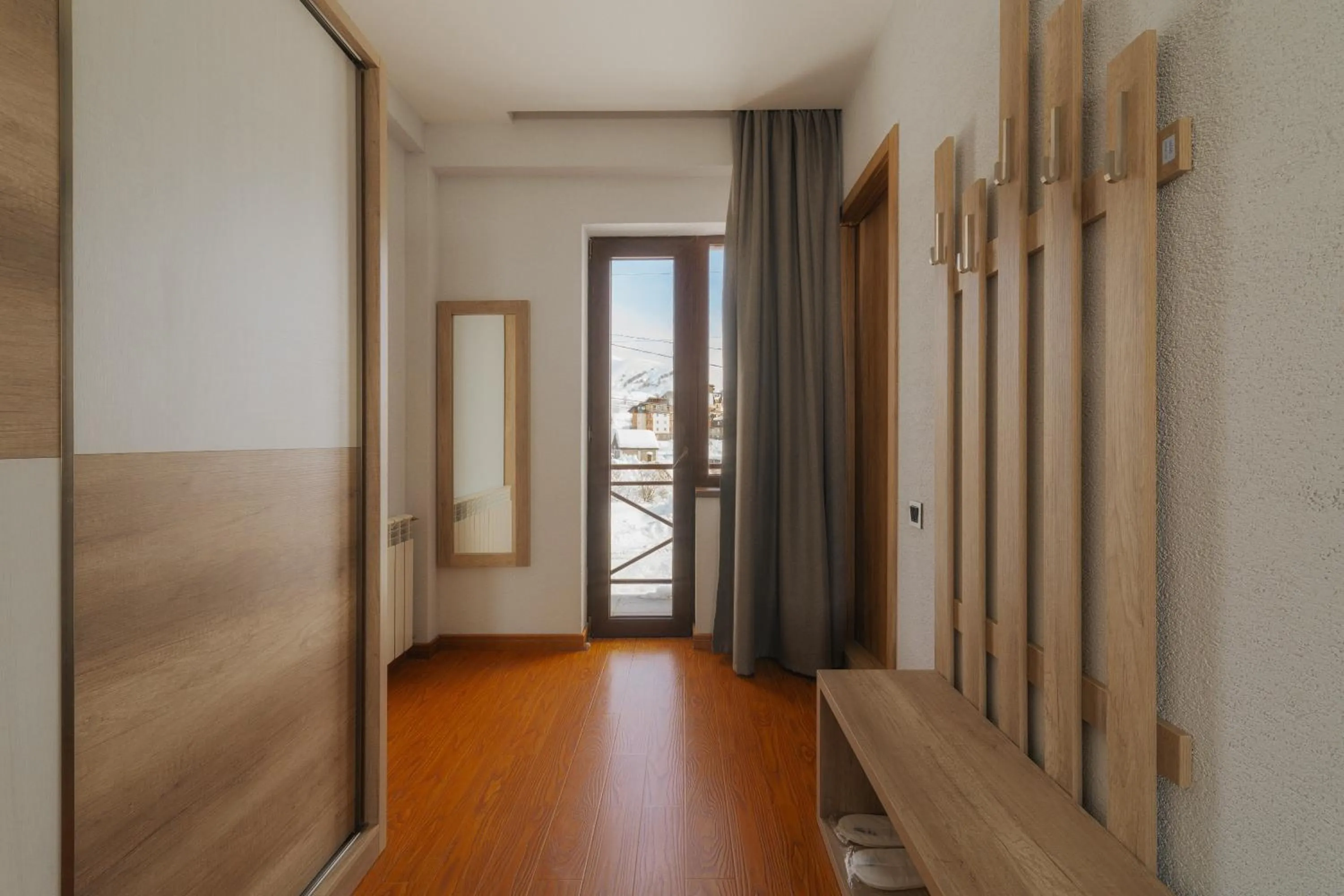 Ereto Hotel by SnowTime