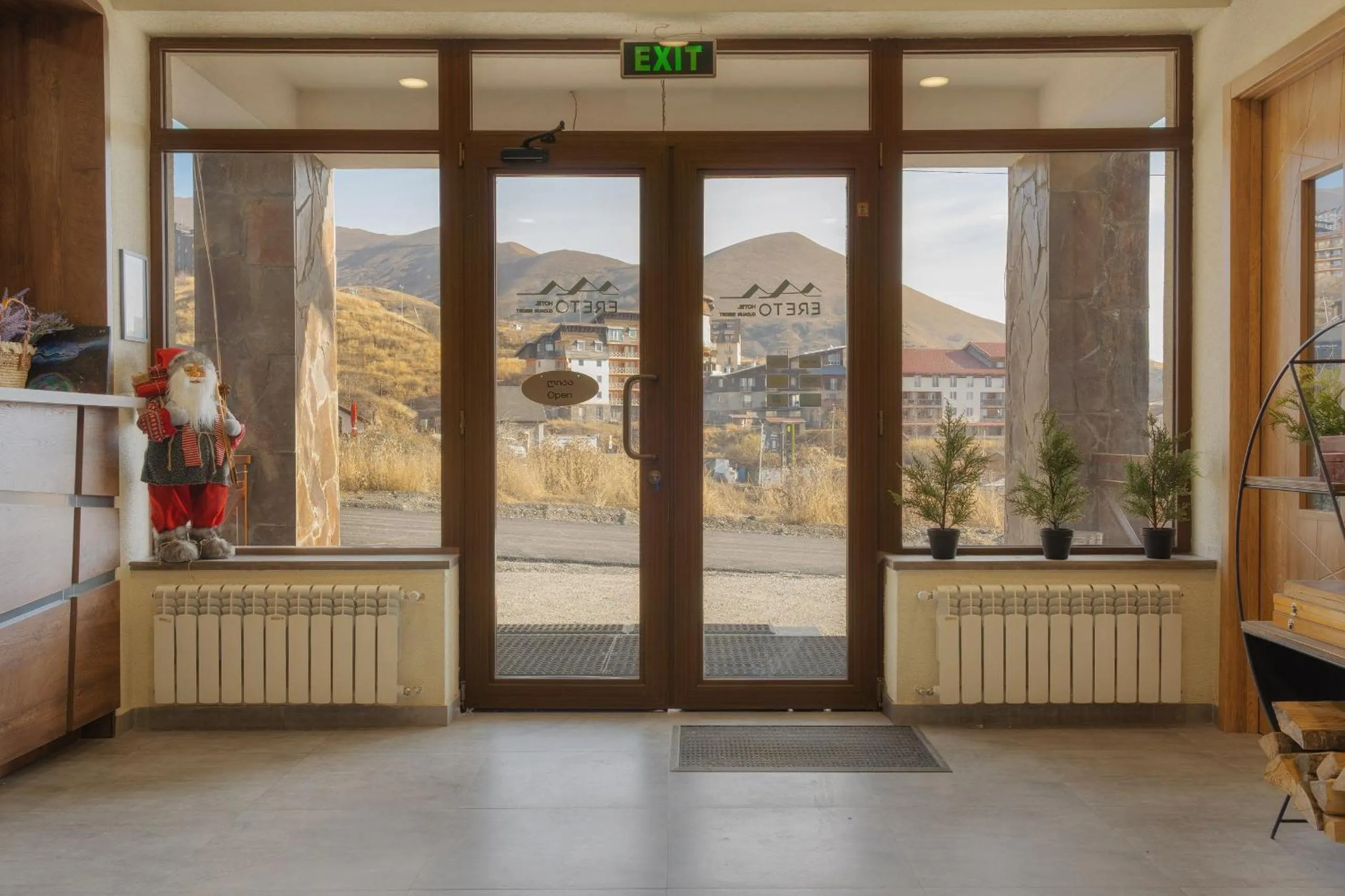 Ereto Hotel by SnowTime