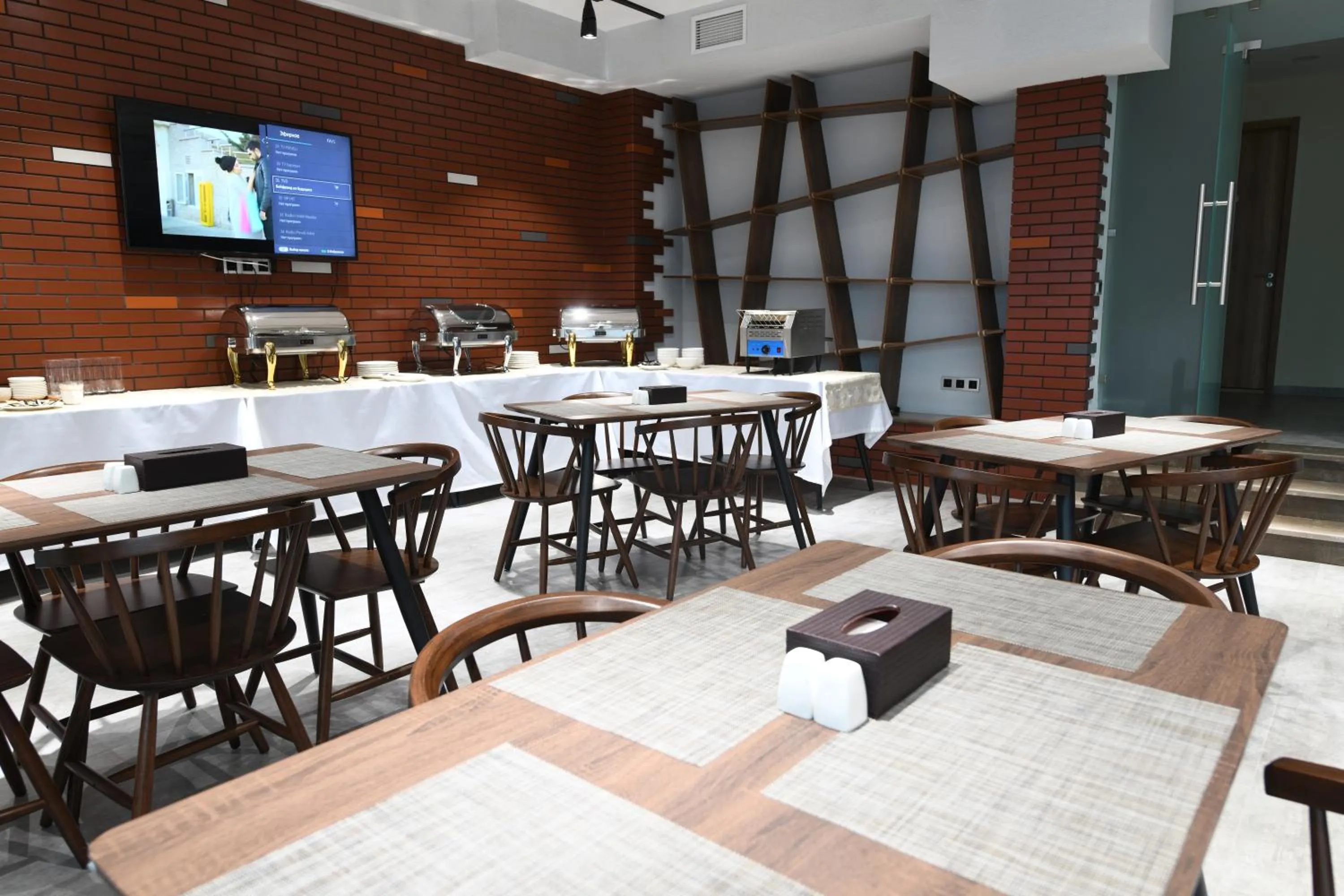 Restaurant/places to eat in Hotel Ereto