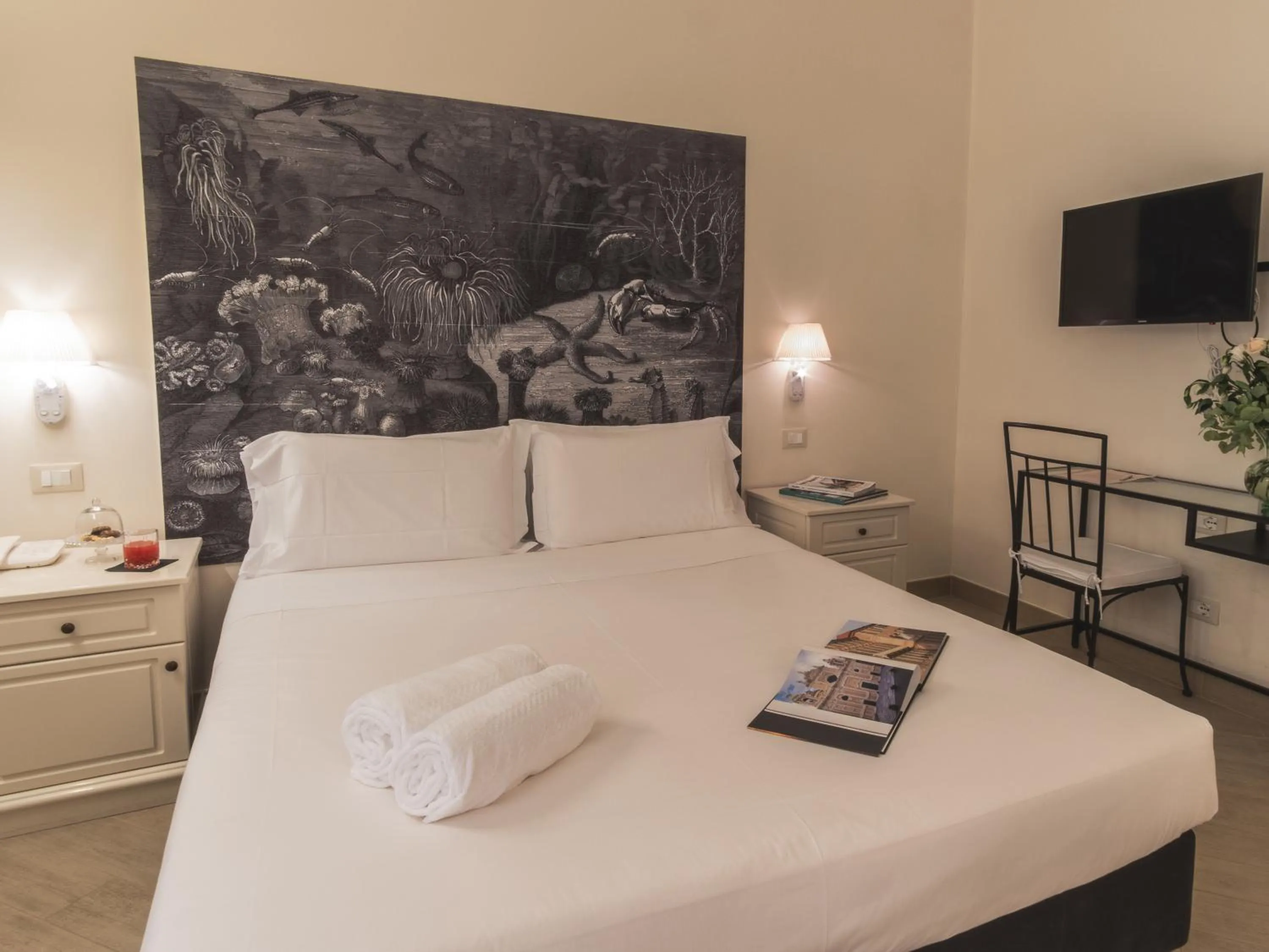 Bed in Hotel San Pietro Palace