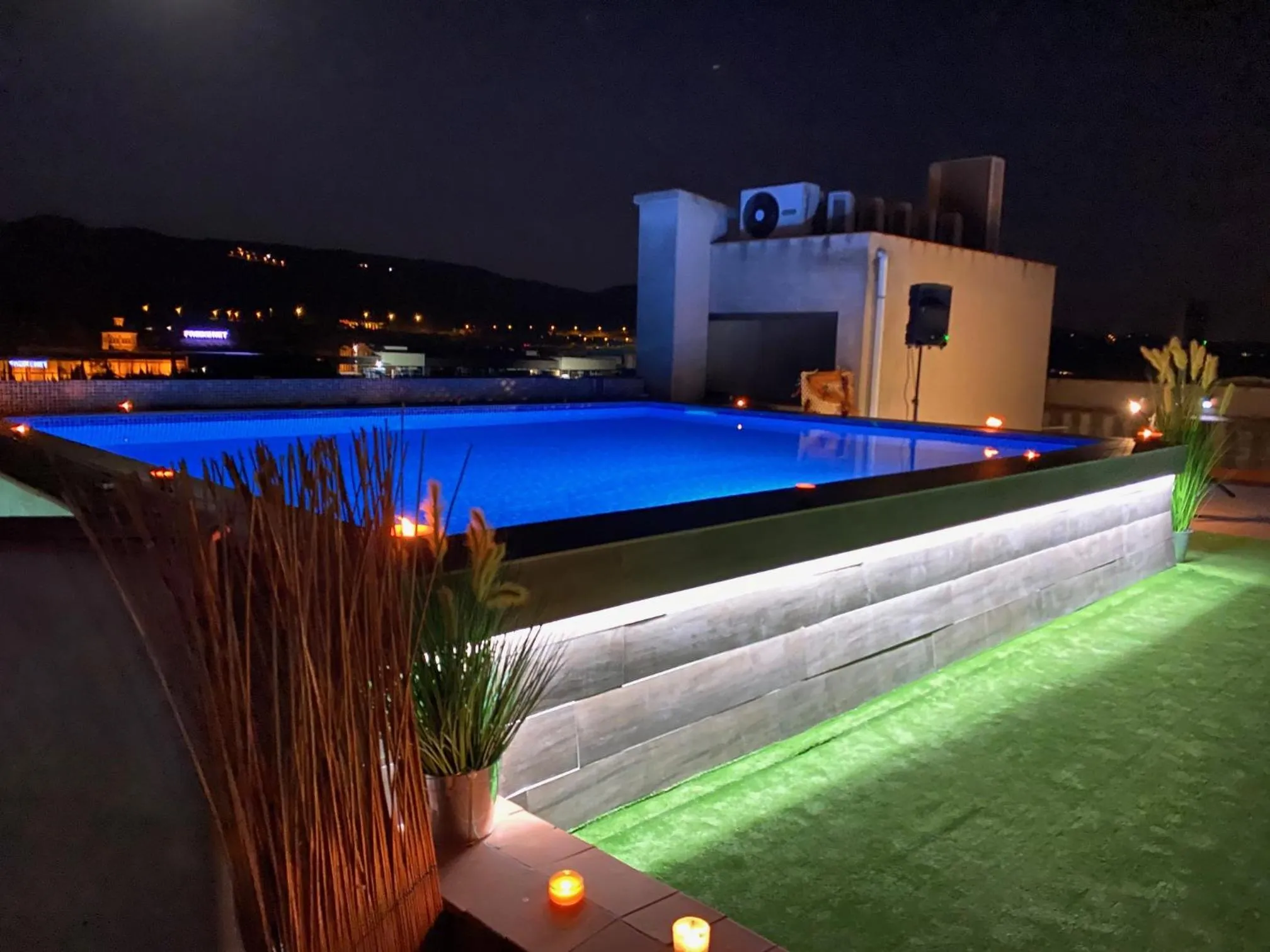 Night in Hotel Fonda Neus