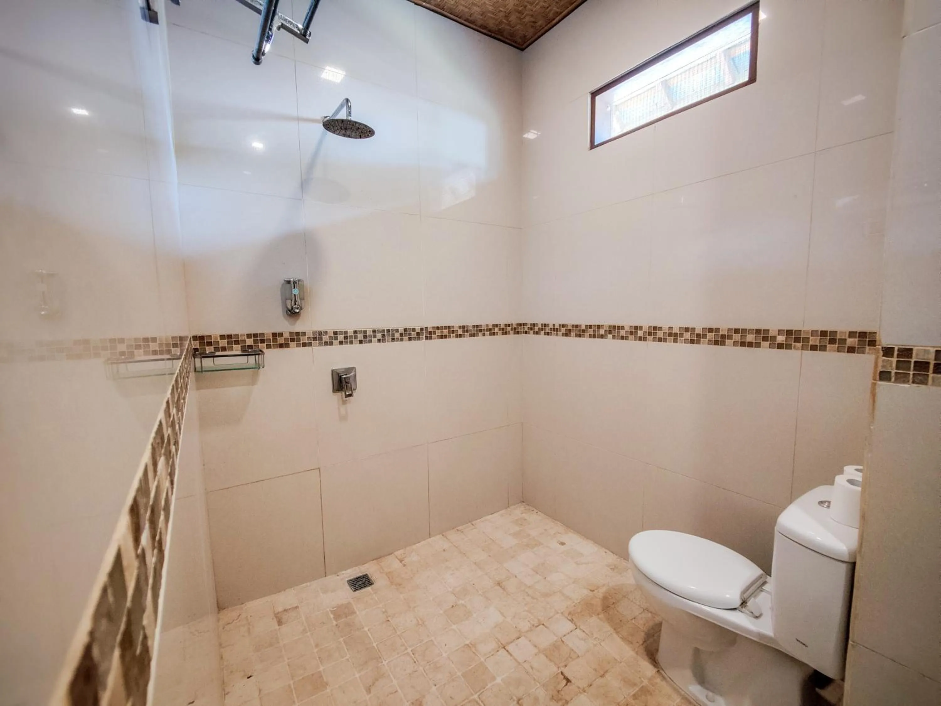 Shower in Ekas Surf Resort & Surf Camp