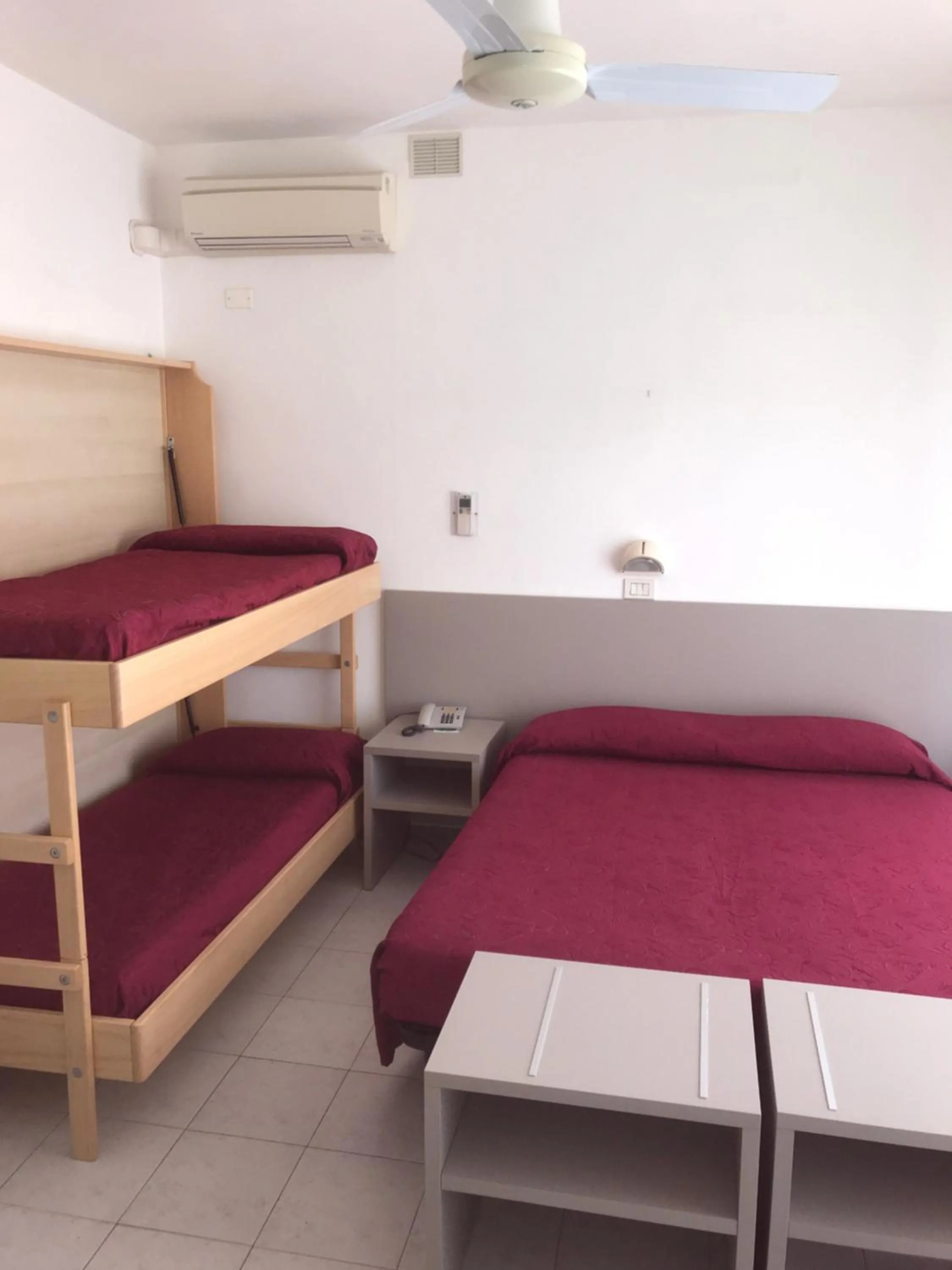 Bed in Hotel Rivamare