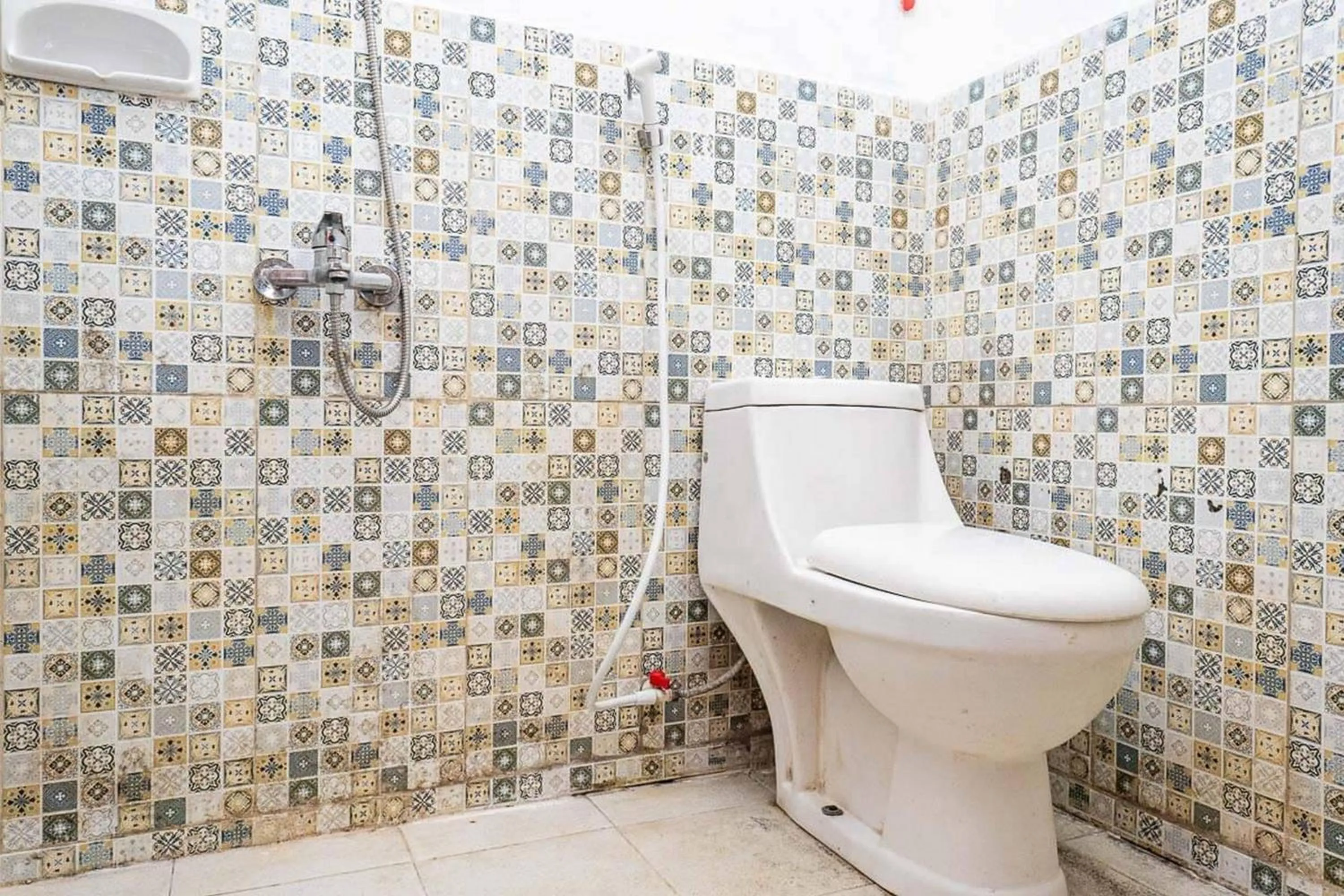 Bathroom in RedDoorz near Kawah Putih Ciwidey