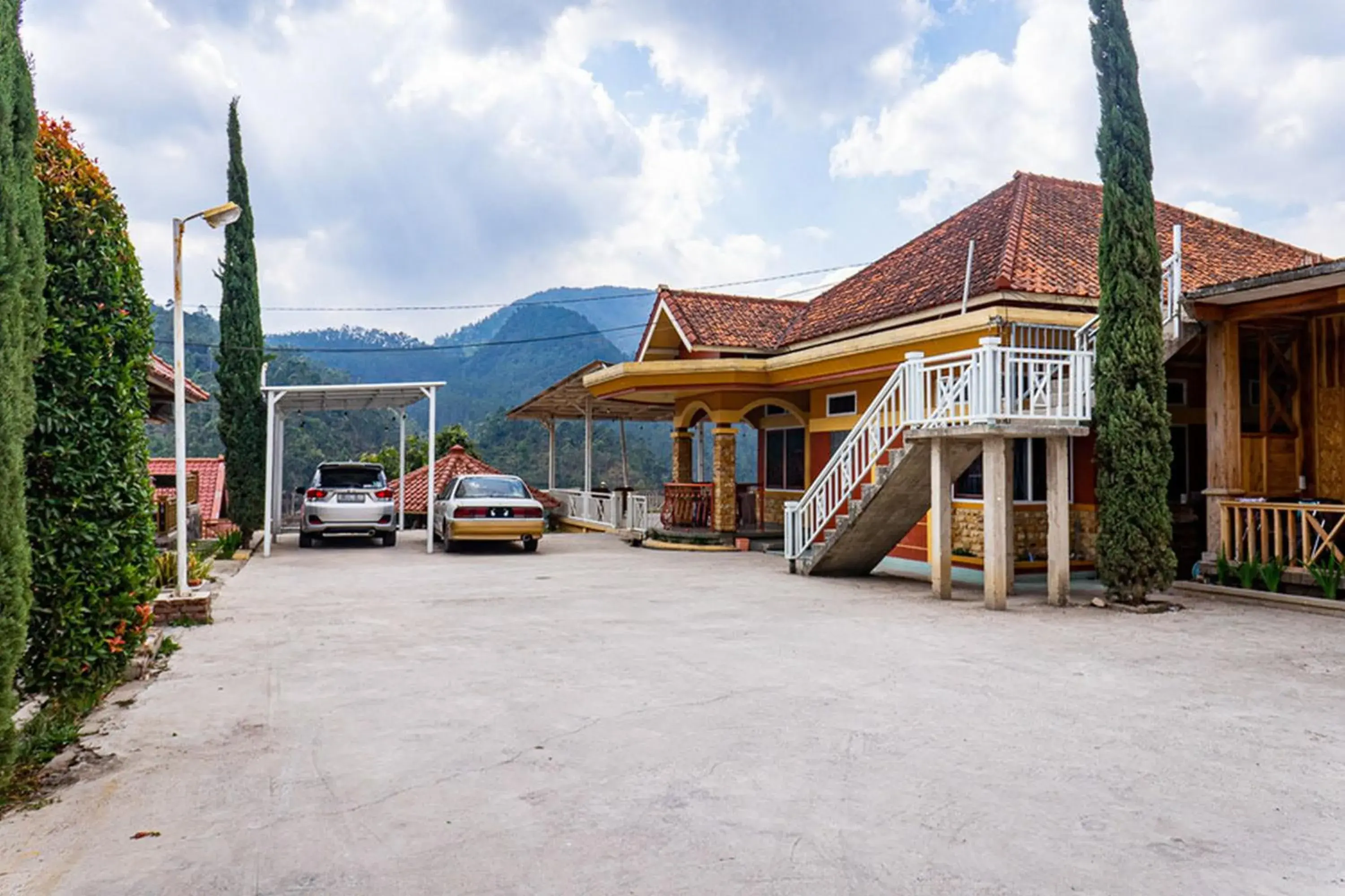 RedDoorz near Kawah Putih Ciwidey RedDoorz near Kawah Putih Ciwidey