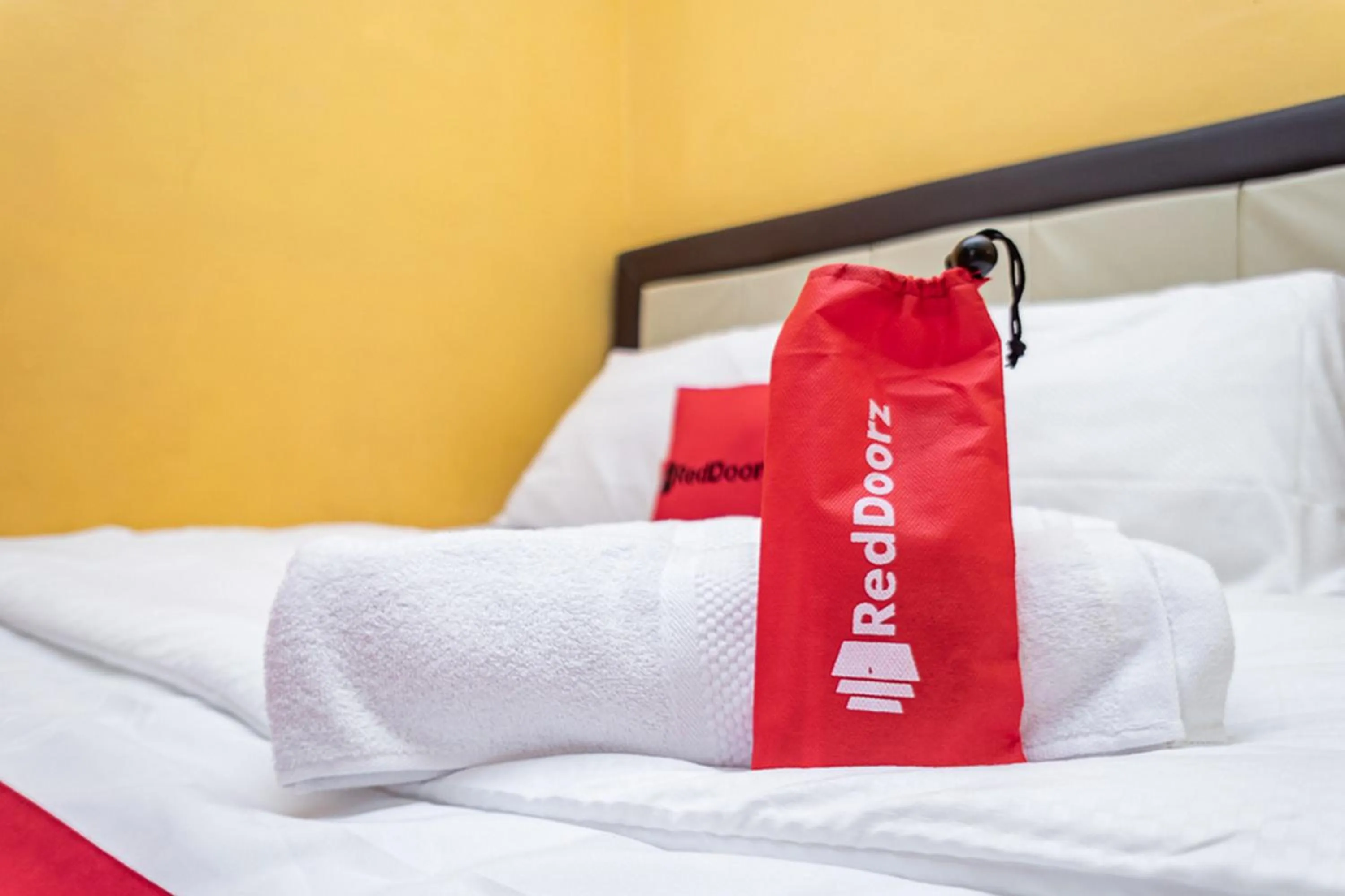 Double Room in RedDoorz near Kawah Putih Ciwidey