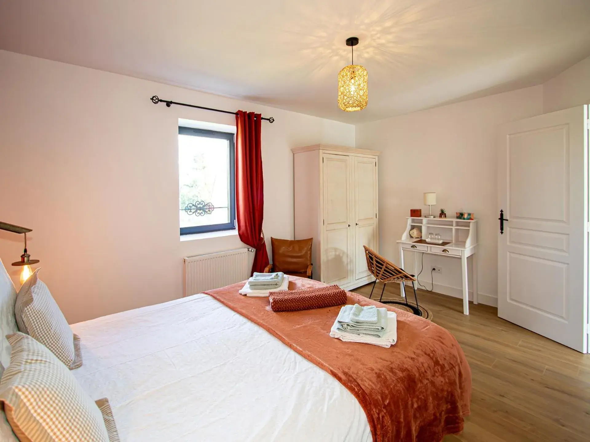 Queen Room with Garden View - single occupancy in Manoir de Turqueville les Quatre Etoiles Queen Room with Garden View - single occupancy in Manoir de Turqueville les Quatre Etoiles