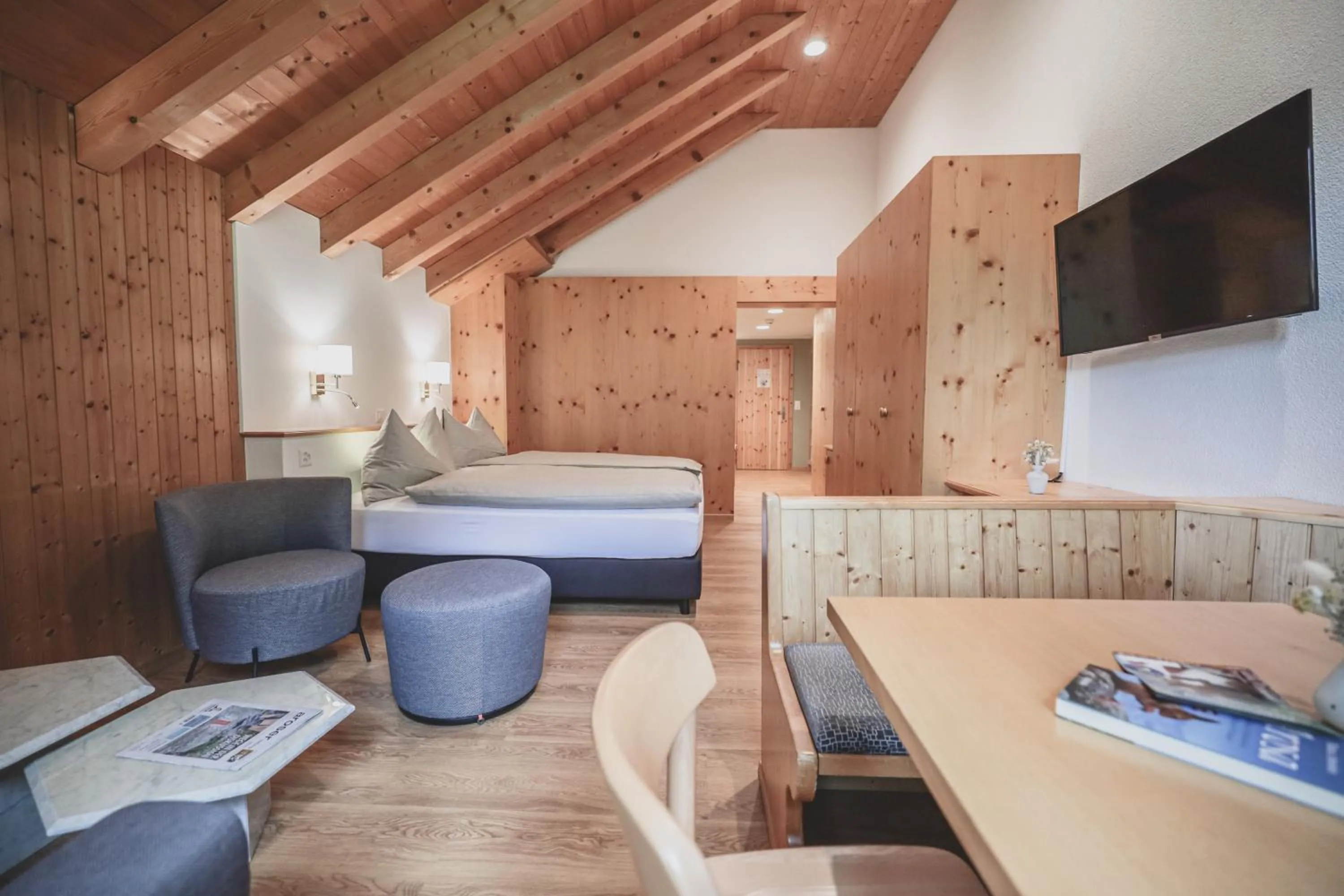 Photo of the whole room in Hotel Sonnenhalde, Arosa