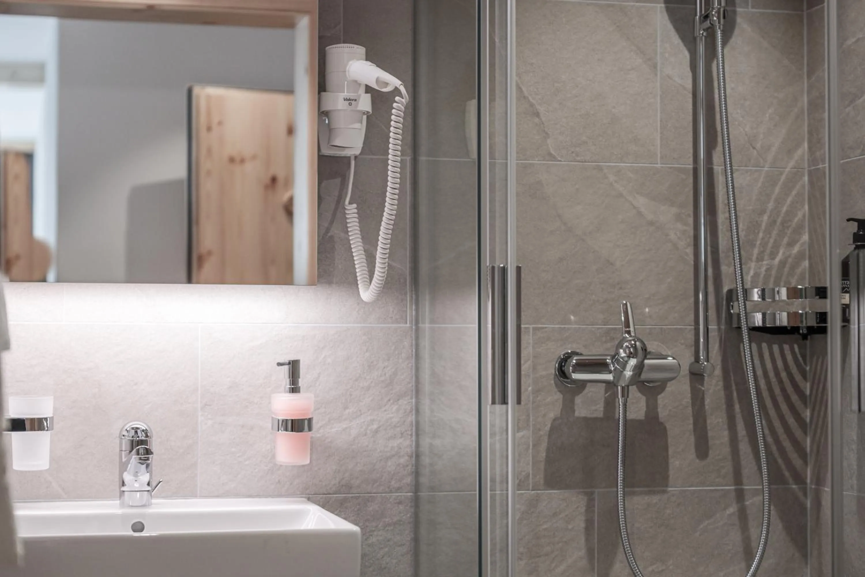 Bathroom in Hotel Sonnenhalde, Arosa