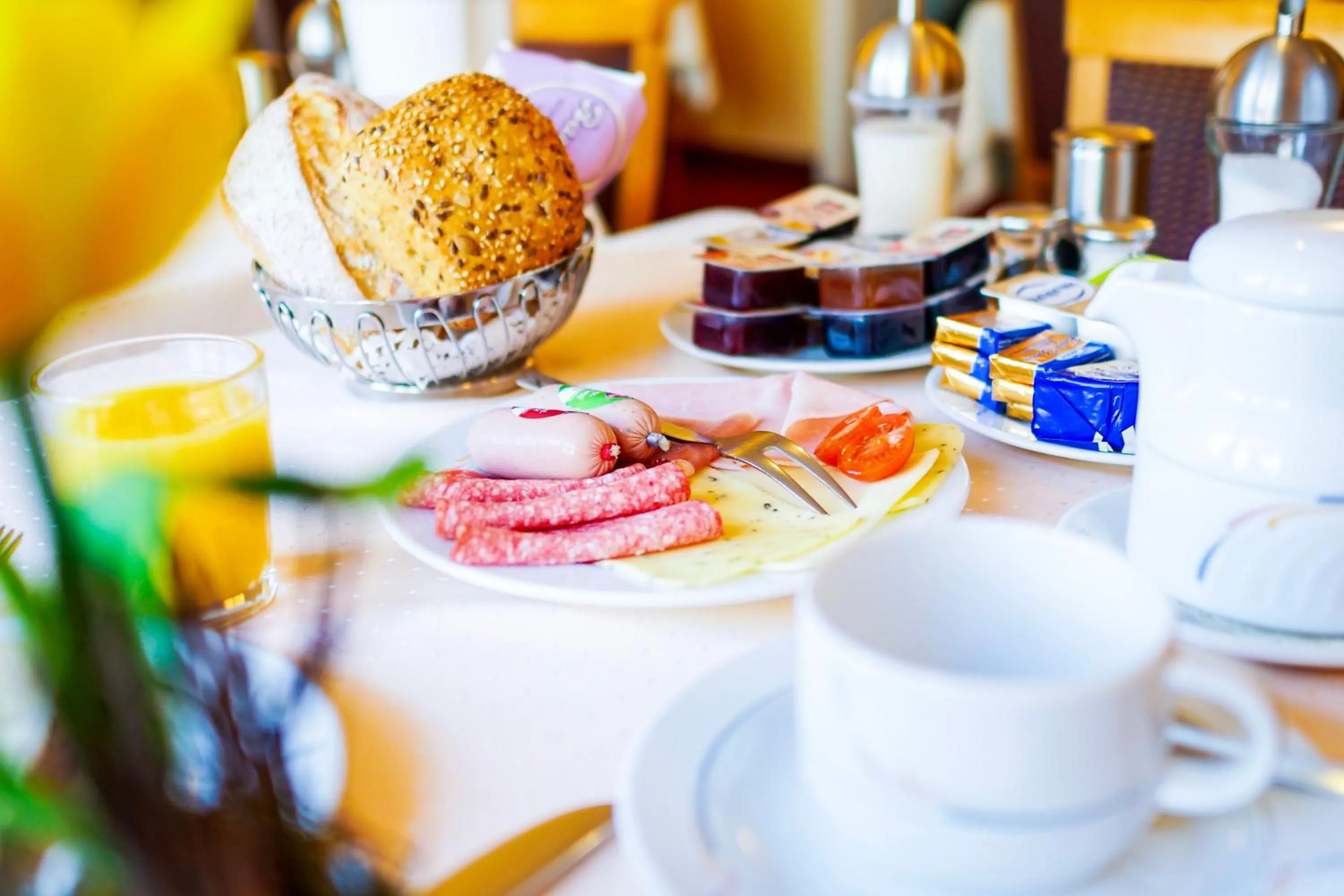 Buffet breakfast in Hotel Sauer Garni
