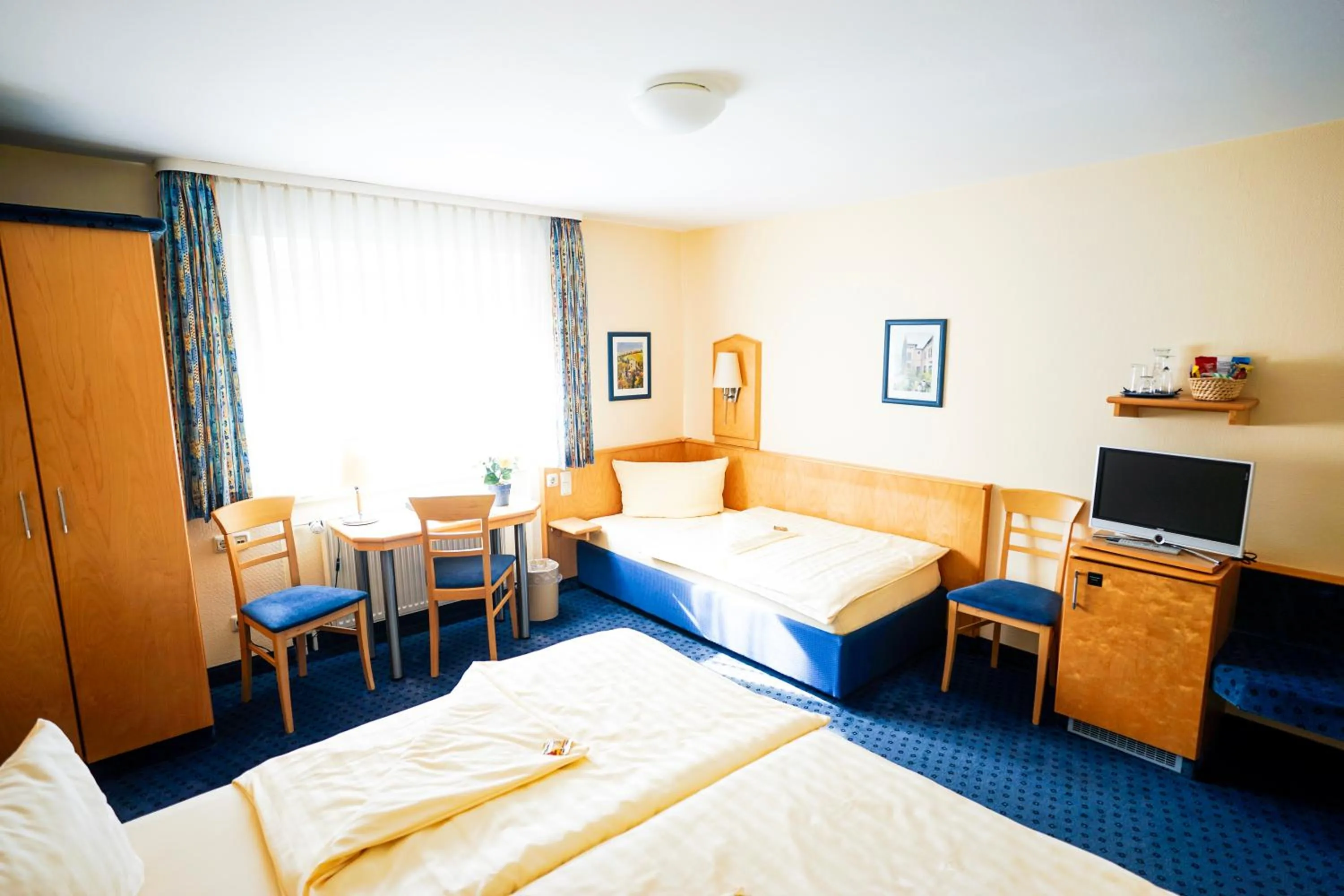 Photo of the whole room, Bed in Hotel Sauer Garni