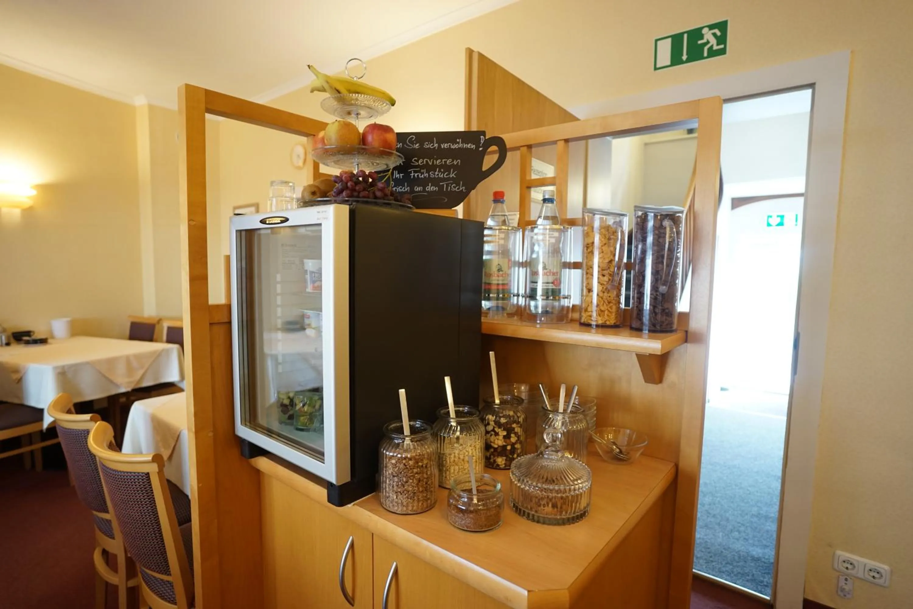 Breakfast in Hotel Sauer Garni