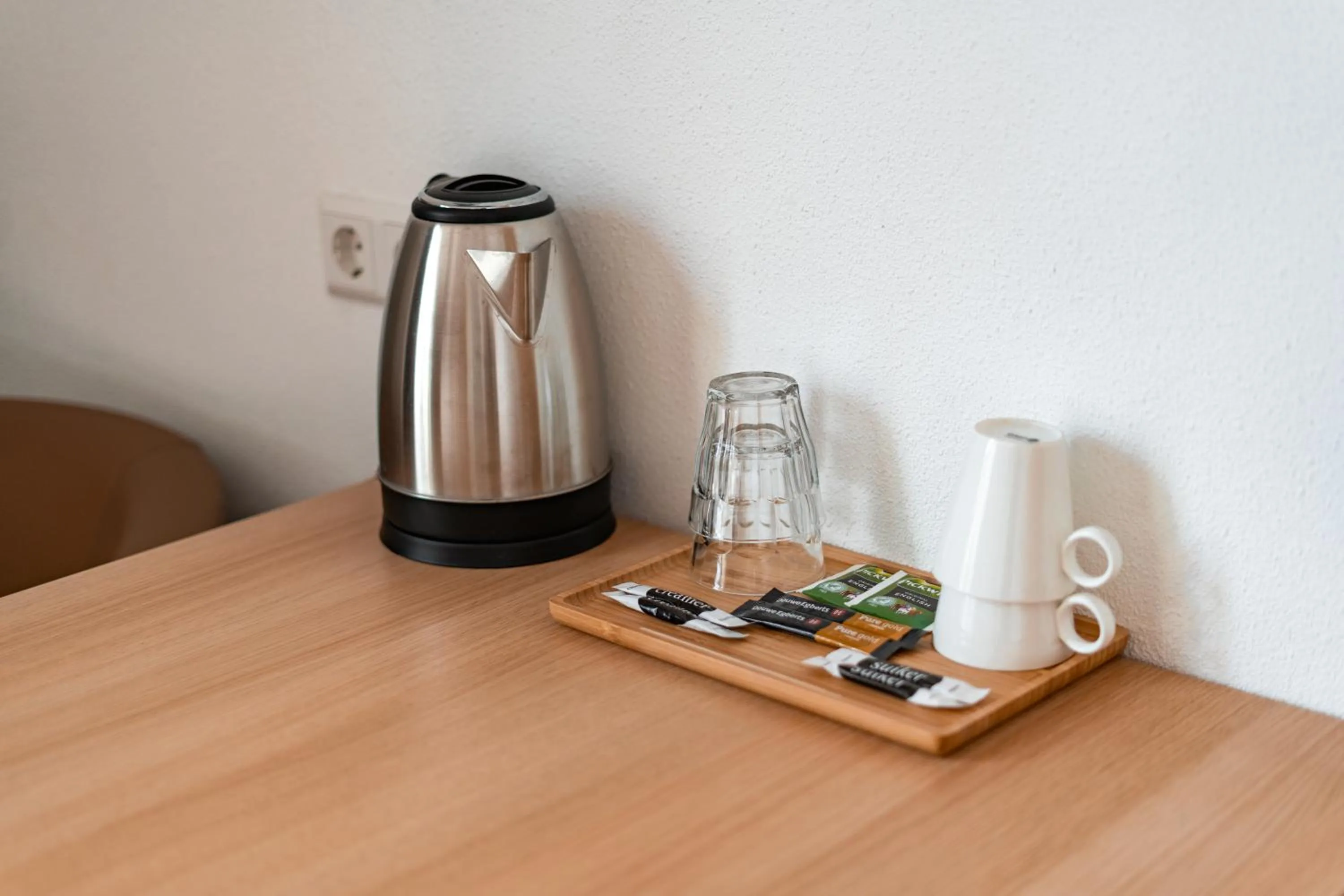 Coffee/tea facilities in Hotel het Zwaantje