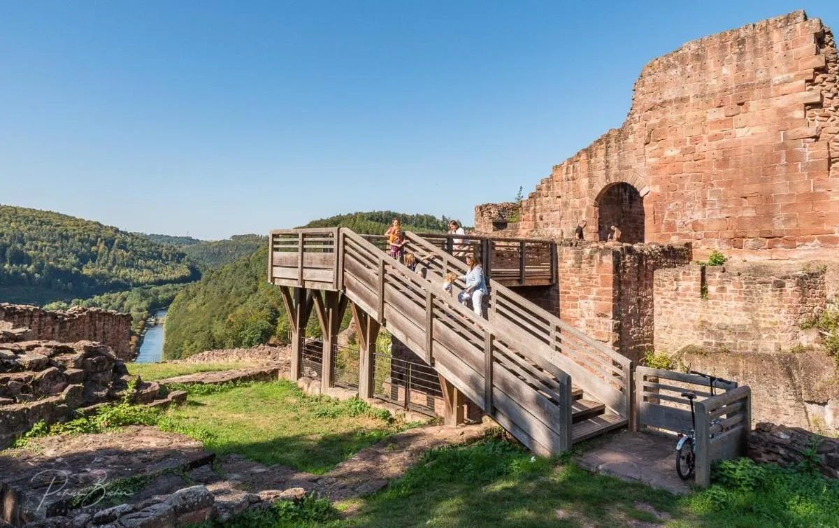 Nearby landmark in Logis Hôtel Notre-Dame - restaurant ouvert midi et soir sauf dimanche soir