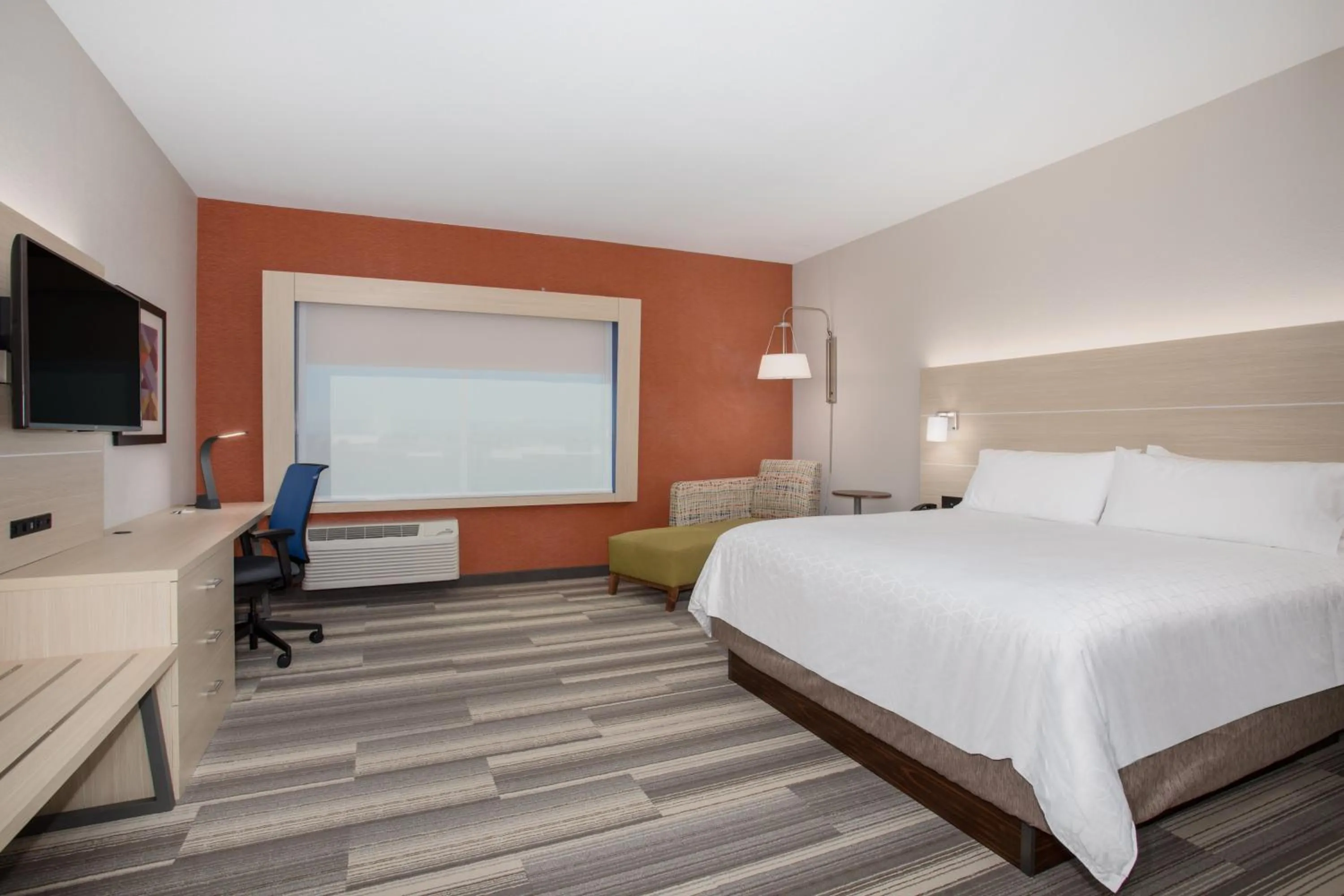 Photo of the whole room, Bed in Holiday Inn Express & Suites - Denver NE - Brighton by IHG