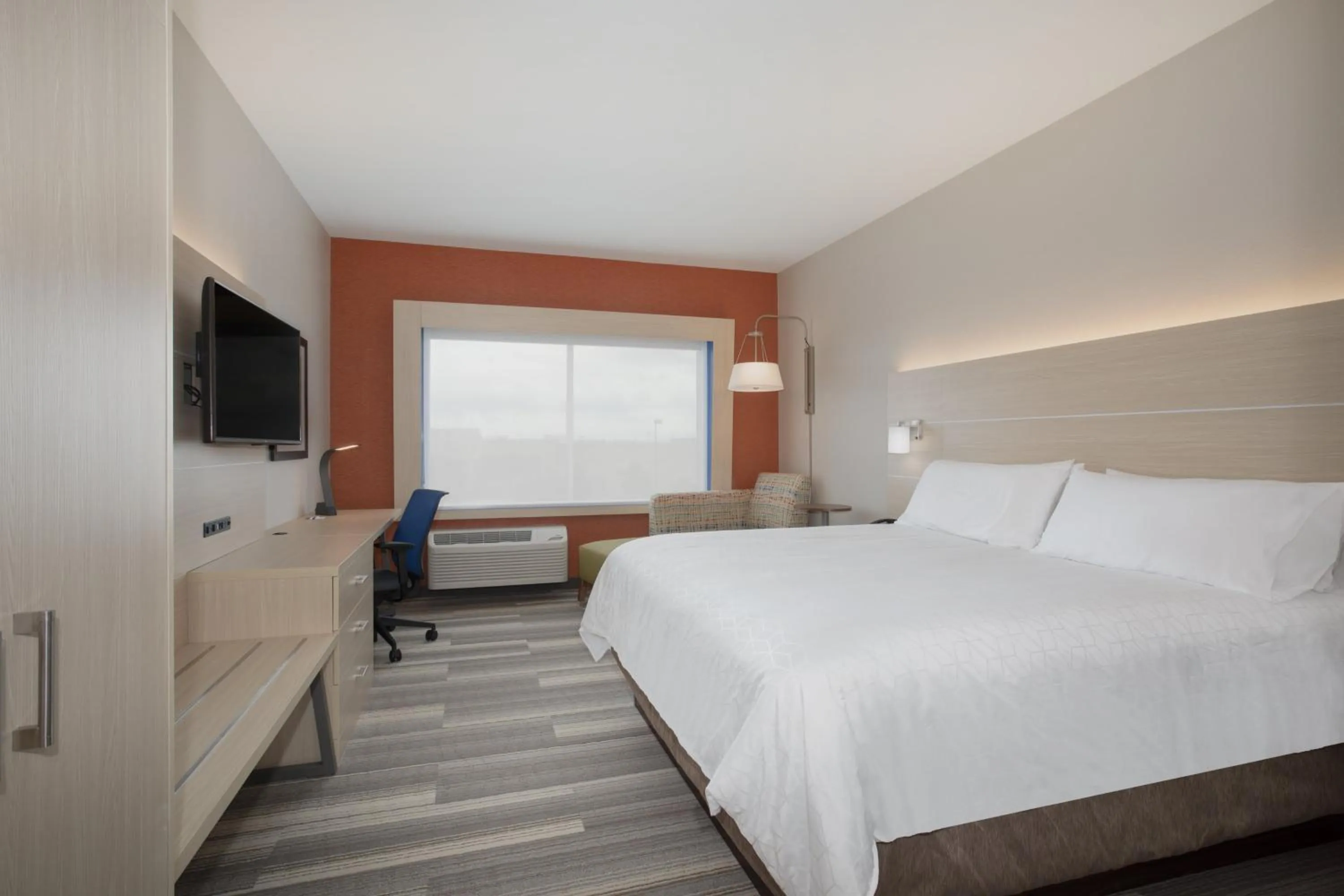 Photo of the whole room, Bed in Holiday Inn Express & Suites - Denver NE - Brighton by IHG