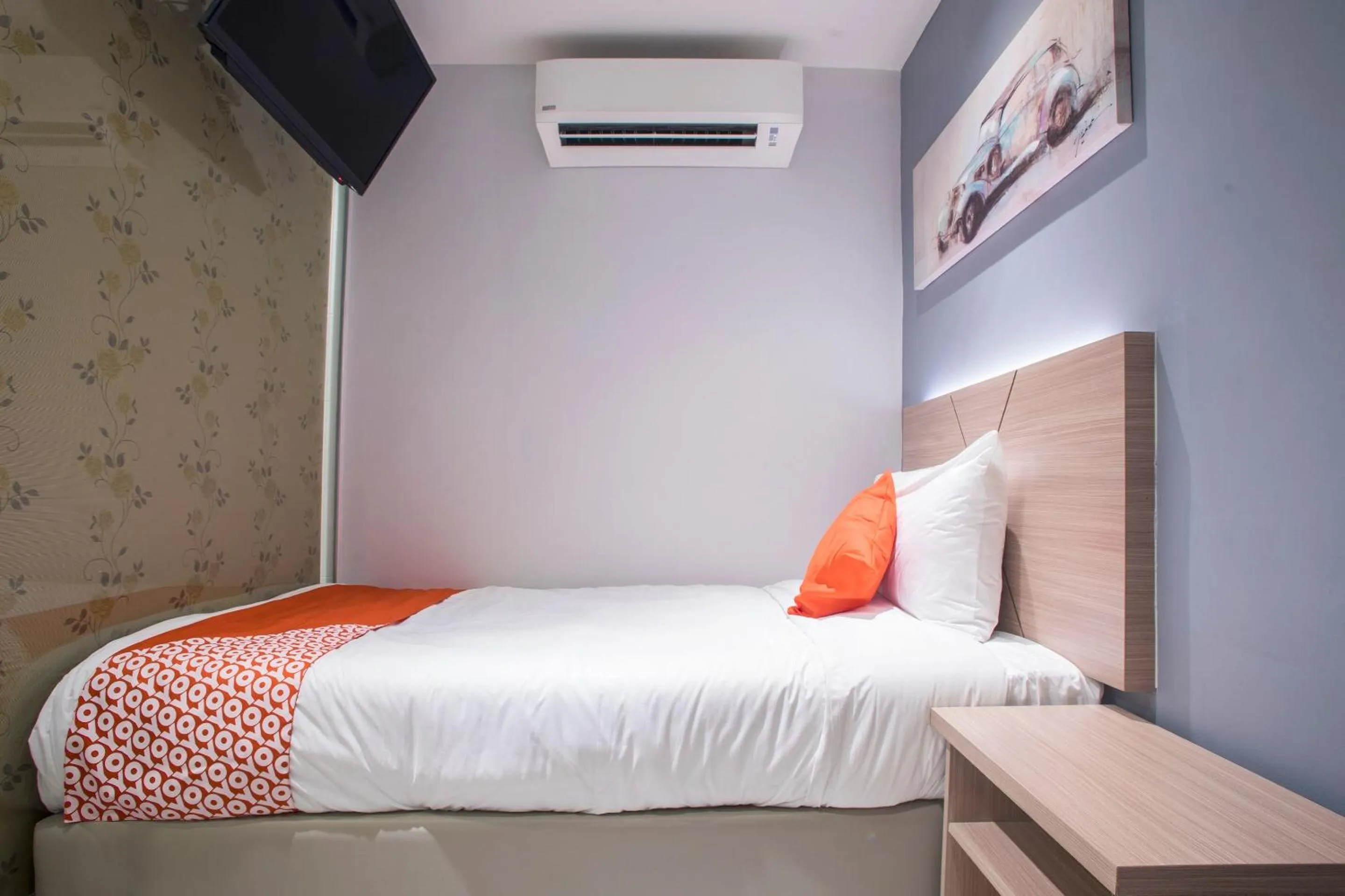 Bedroom, Bed in Hotel O Gs Hotels Near Strand Mall