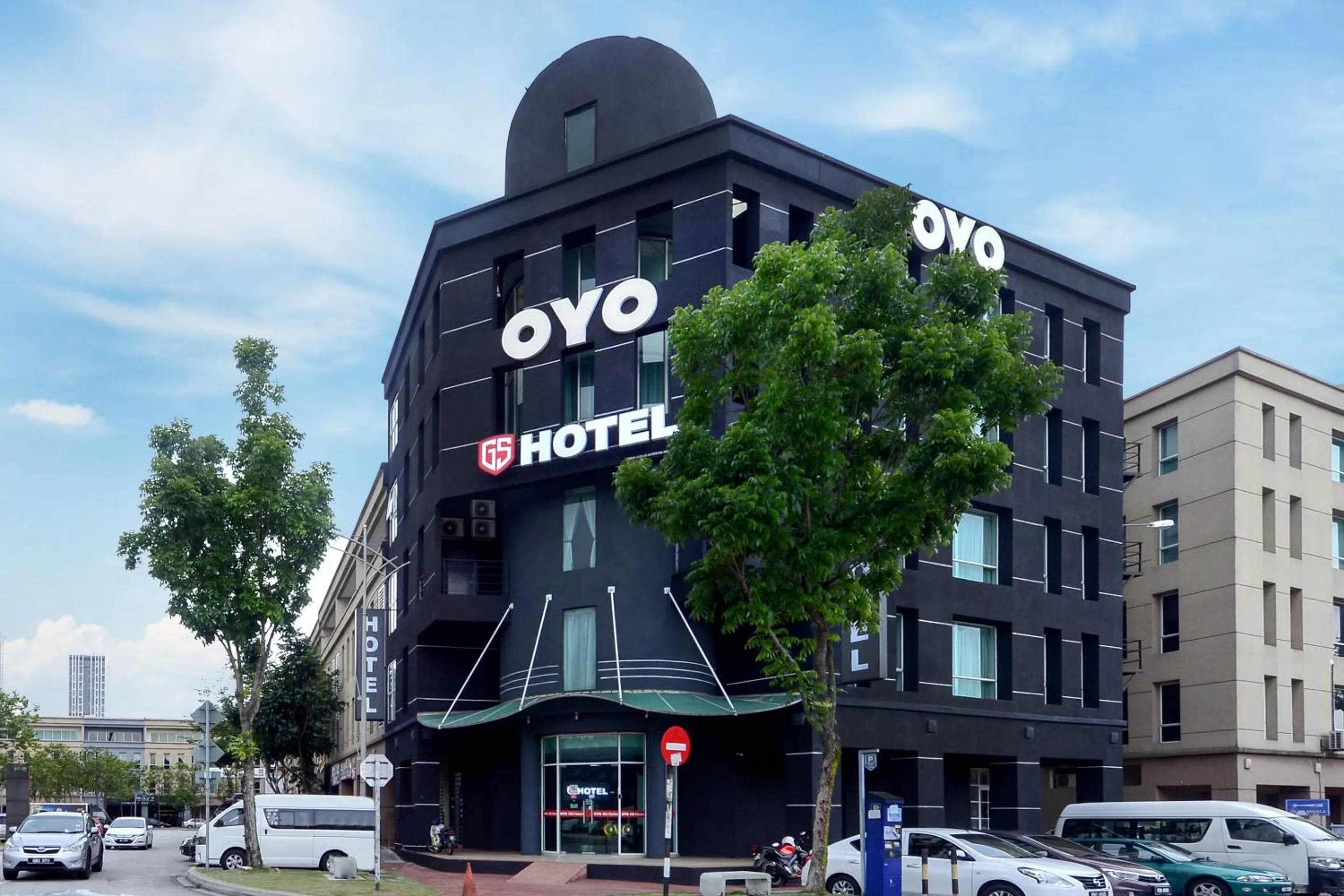 Facade/entrance in Hotel O Gs Hotels Near Strand Mall
