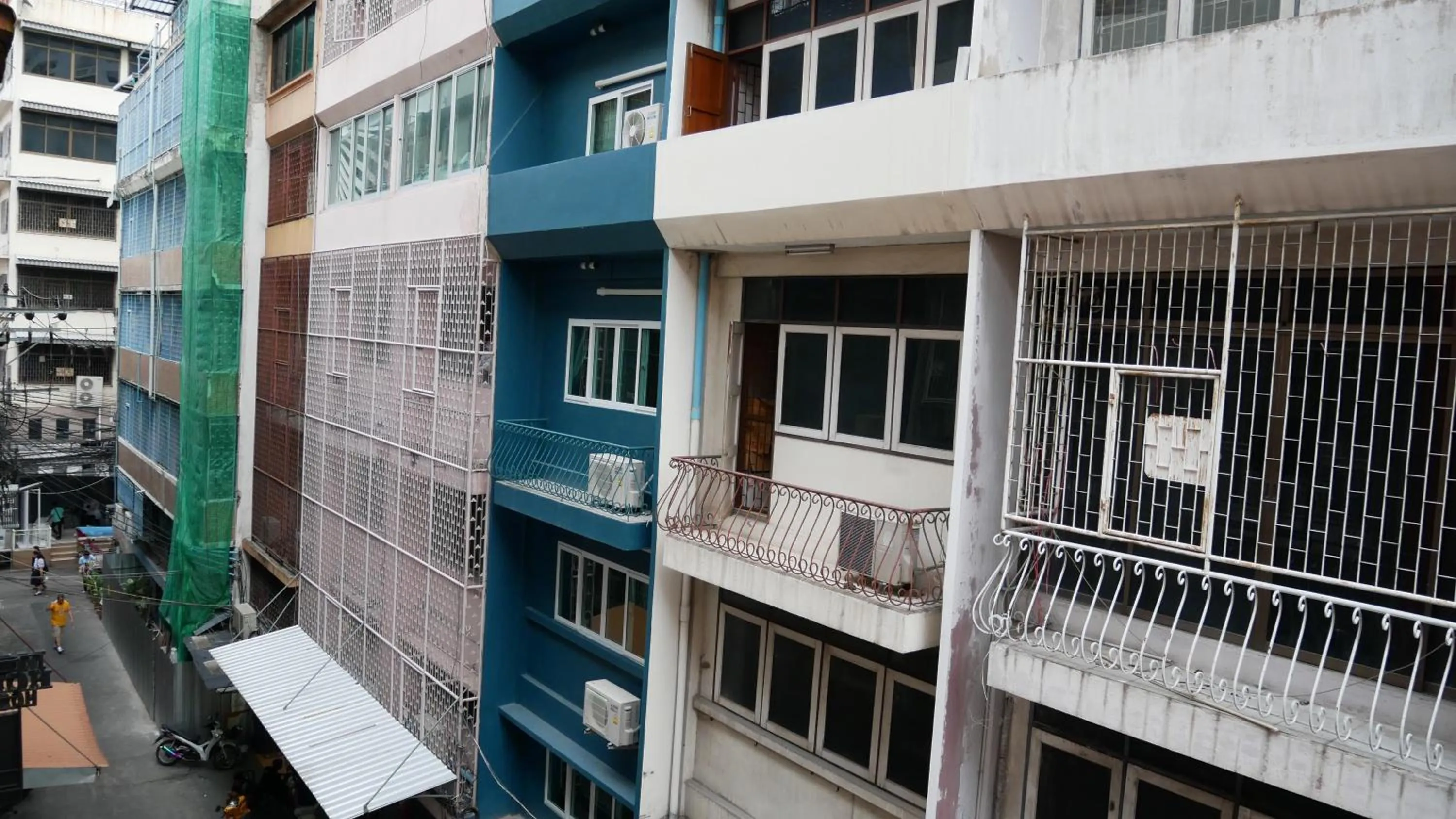 Property building in NP House Pratunam