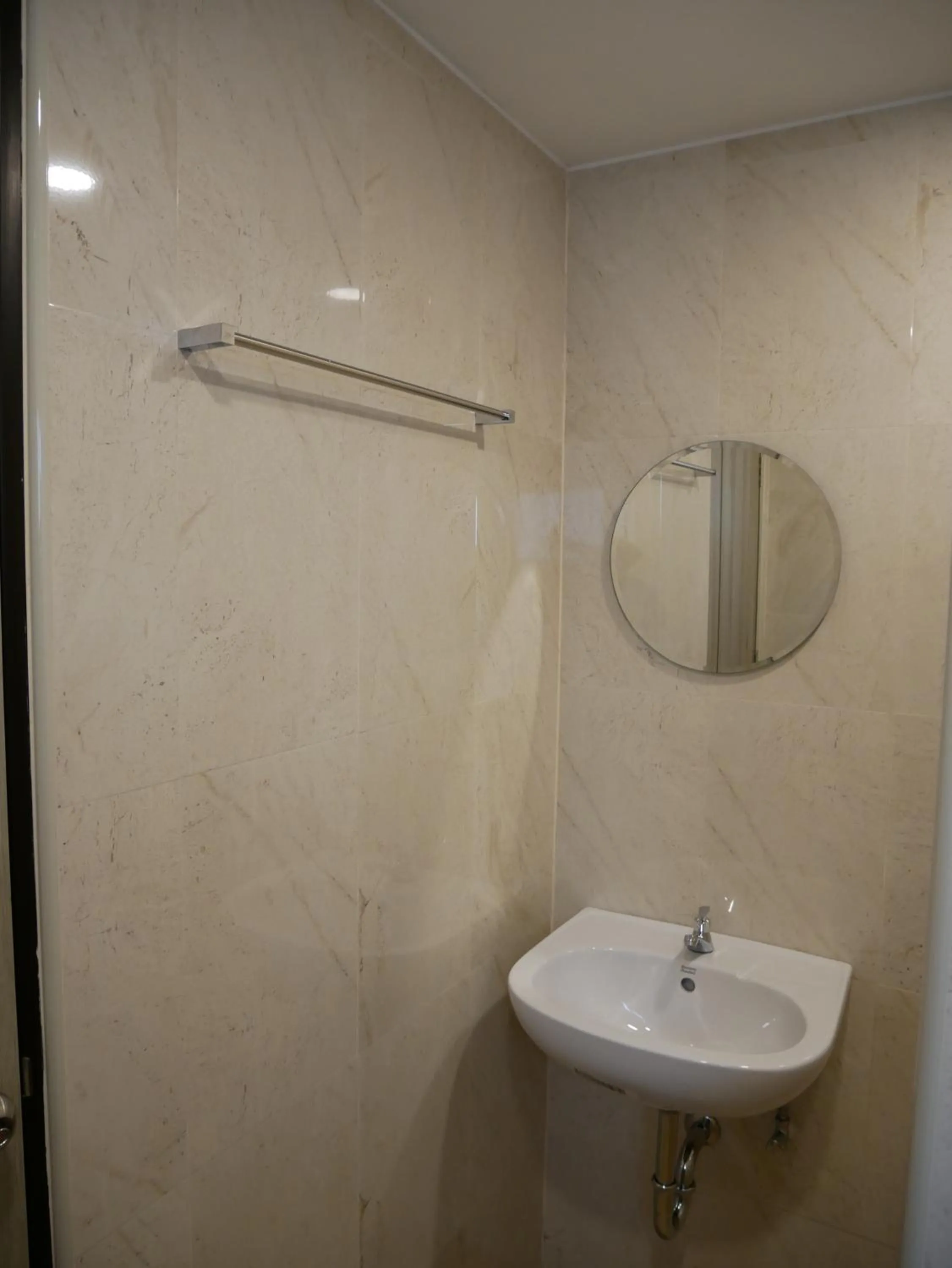 Shower in NP House Pratunam