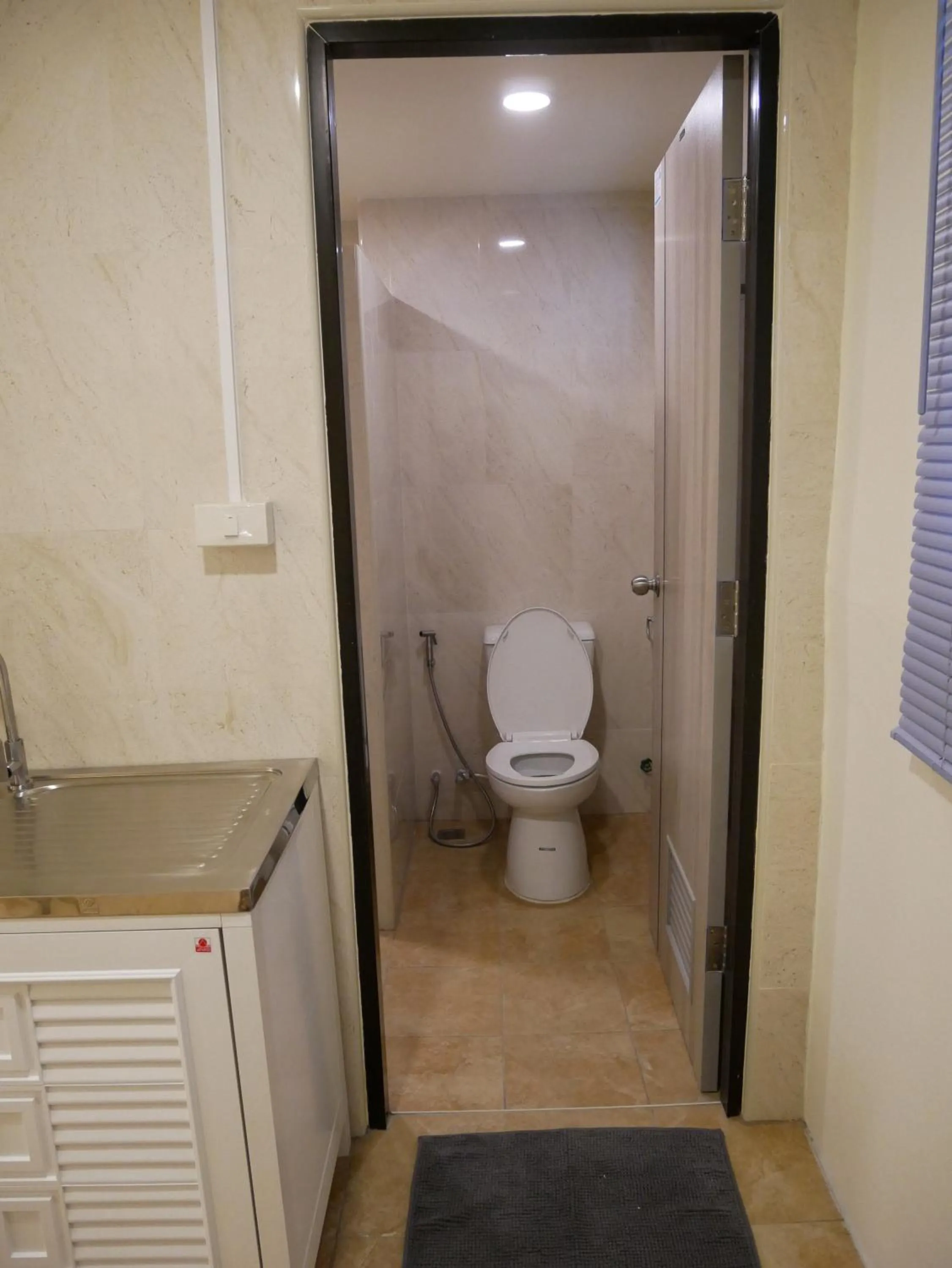 Toilet in NP House Pratunam