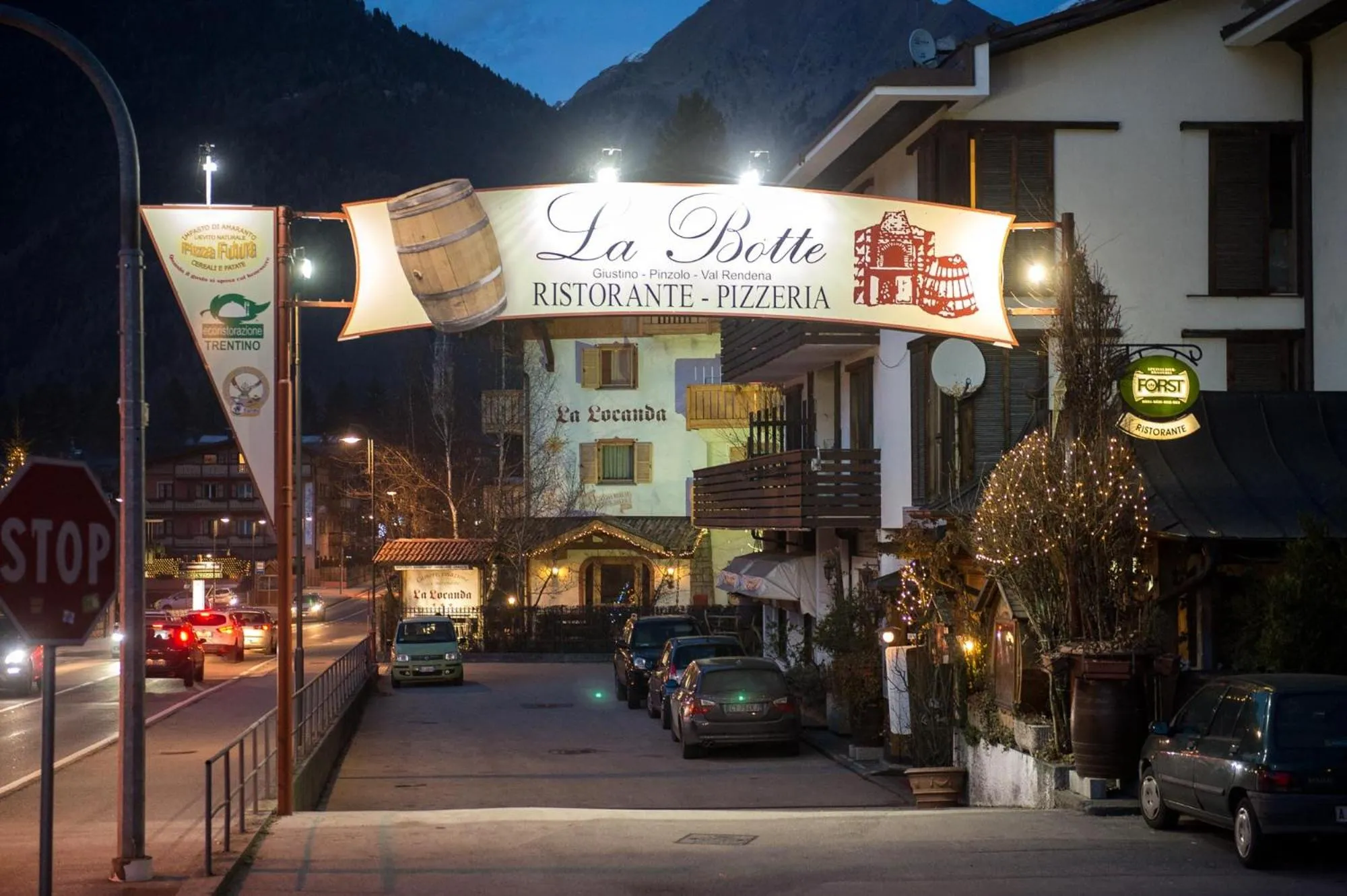 Restaurant/places to eat in HOTEL La Locanda