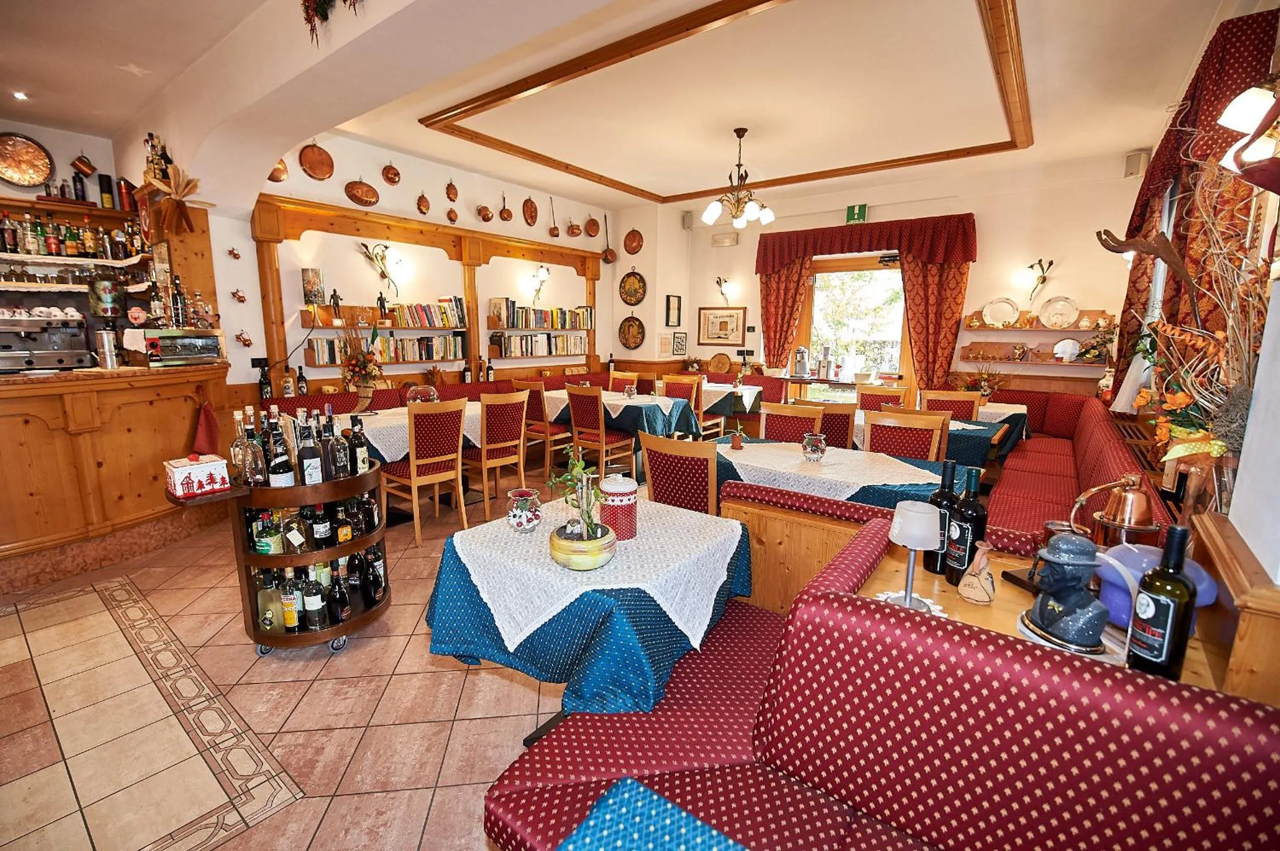 Lounge or bar in HOTEL La Locanda