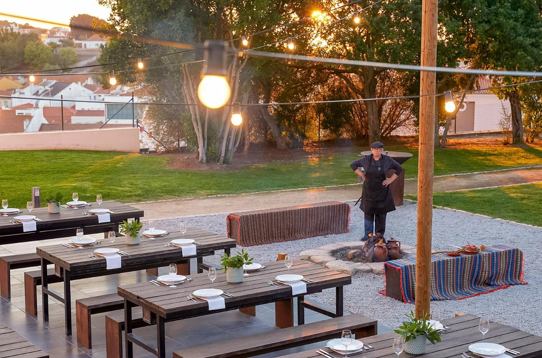 Restaurant/places to eat in Santiago Hotel