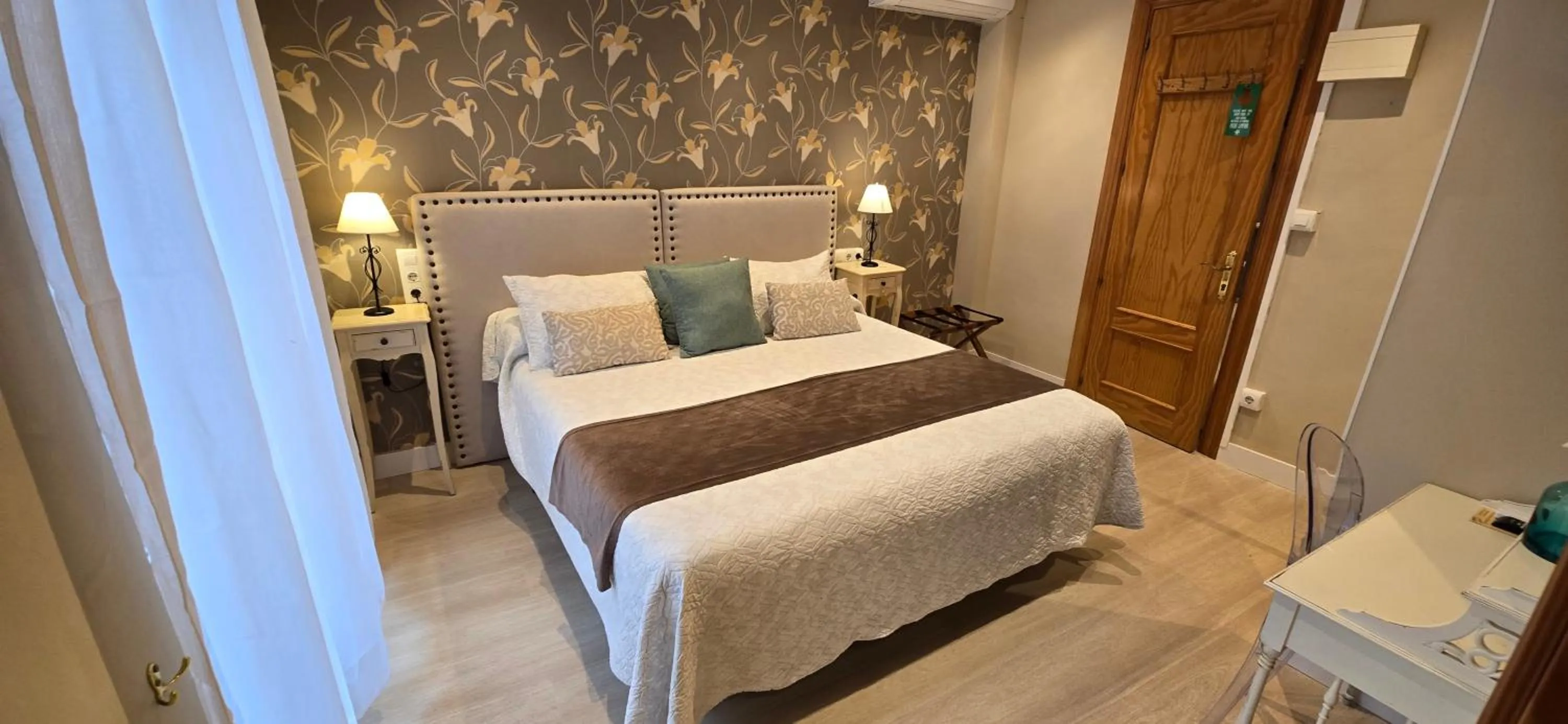 Bed in Hosteria Villa de Castro