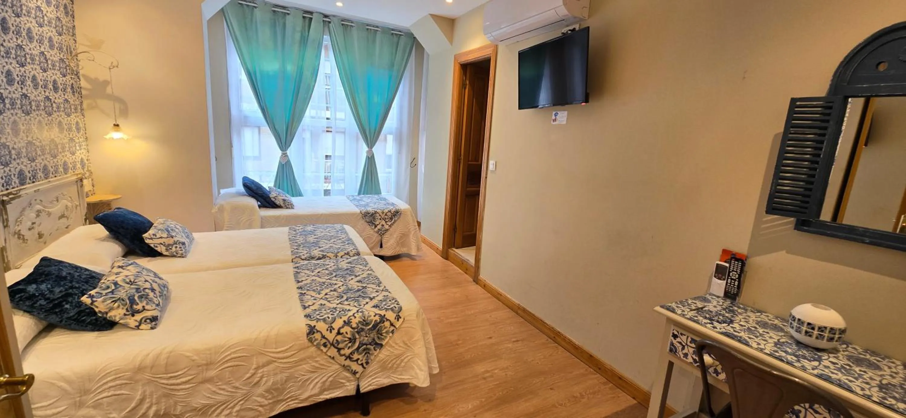 Bed in Hosteria Villa de Castro