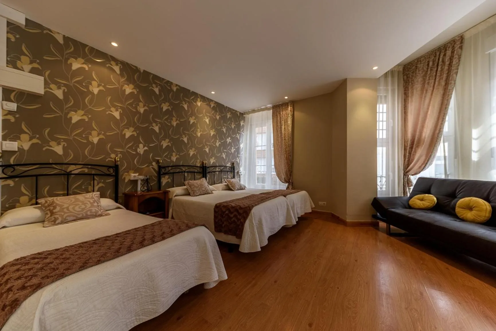 Photo of the whole room, Bed in Hosteria Villa de Castro