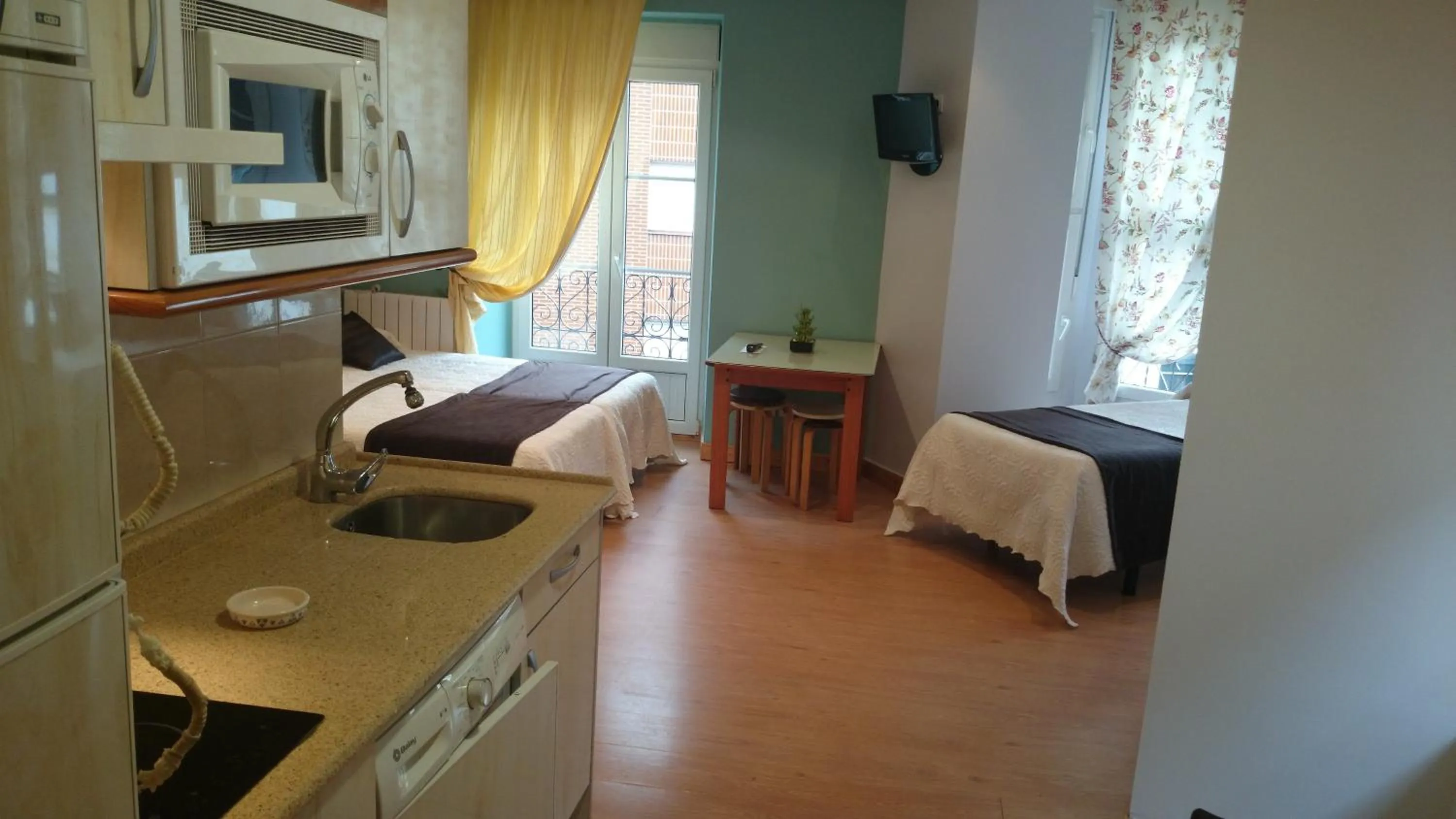 Photo of the whole room, Bed in Hosteria Villa de Castro