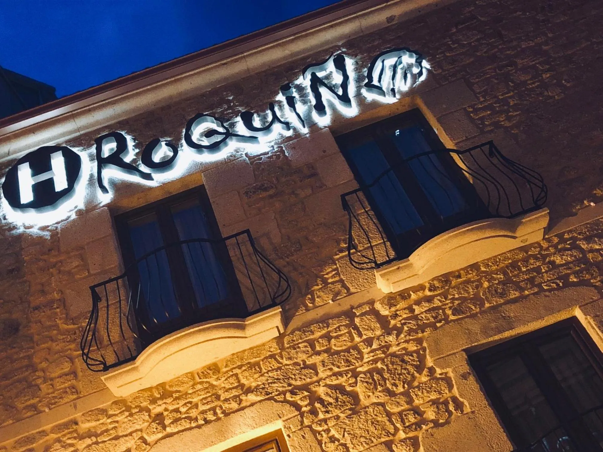 Facade/entrance in Hotel Roquiño