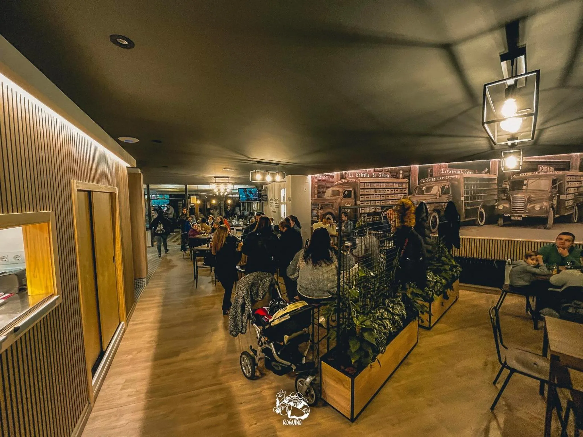 People in Hotel Roquiño