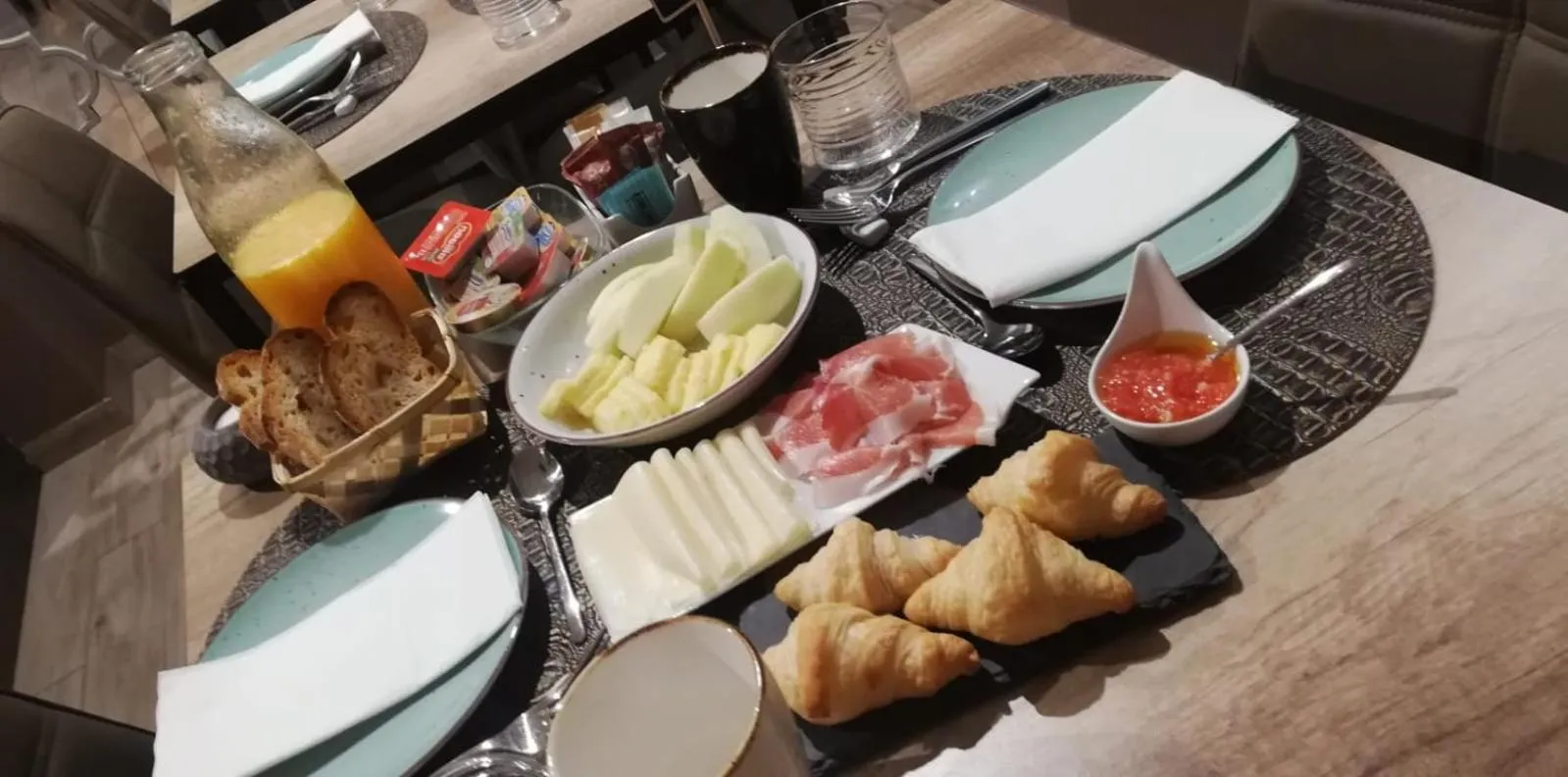 Breakfast in Hotel Roquiño