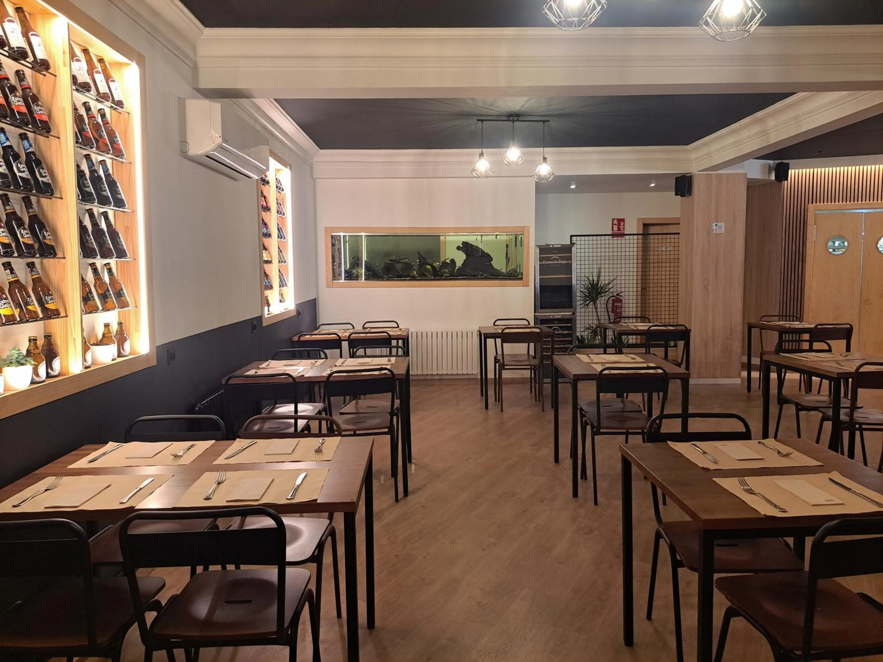 Restaurant/places to eat in Hotel Roquiño