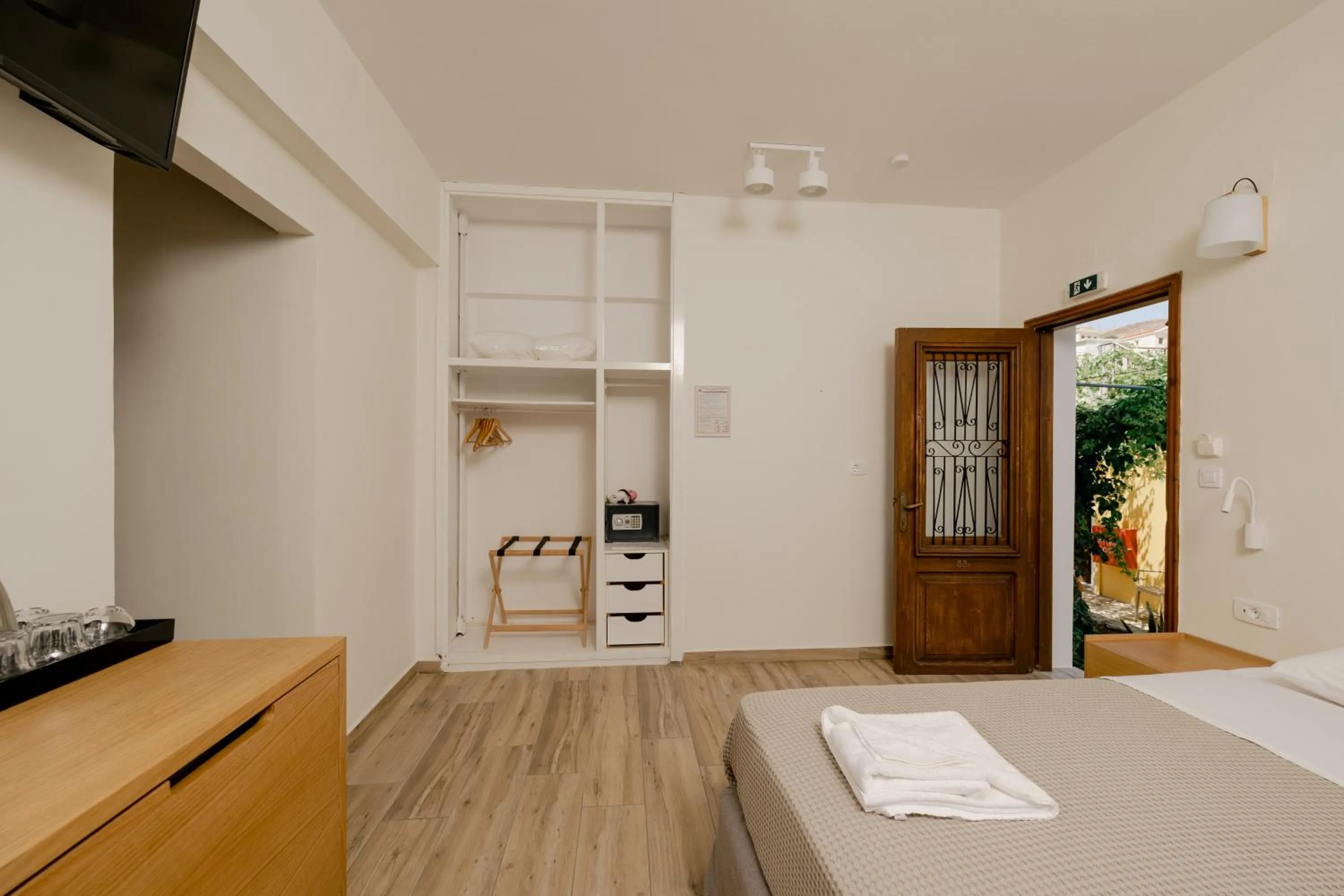 Bed in Opera House Hotel