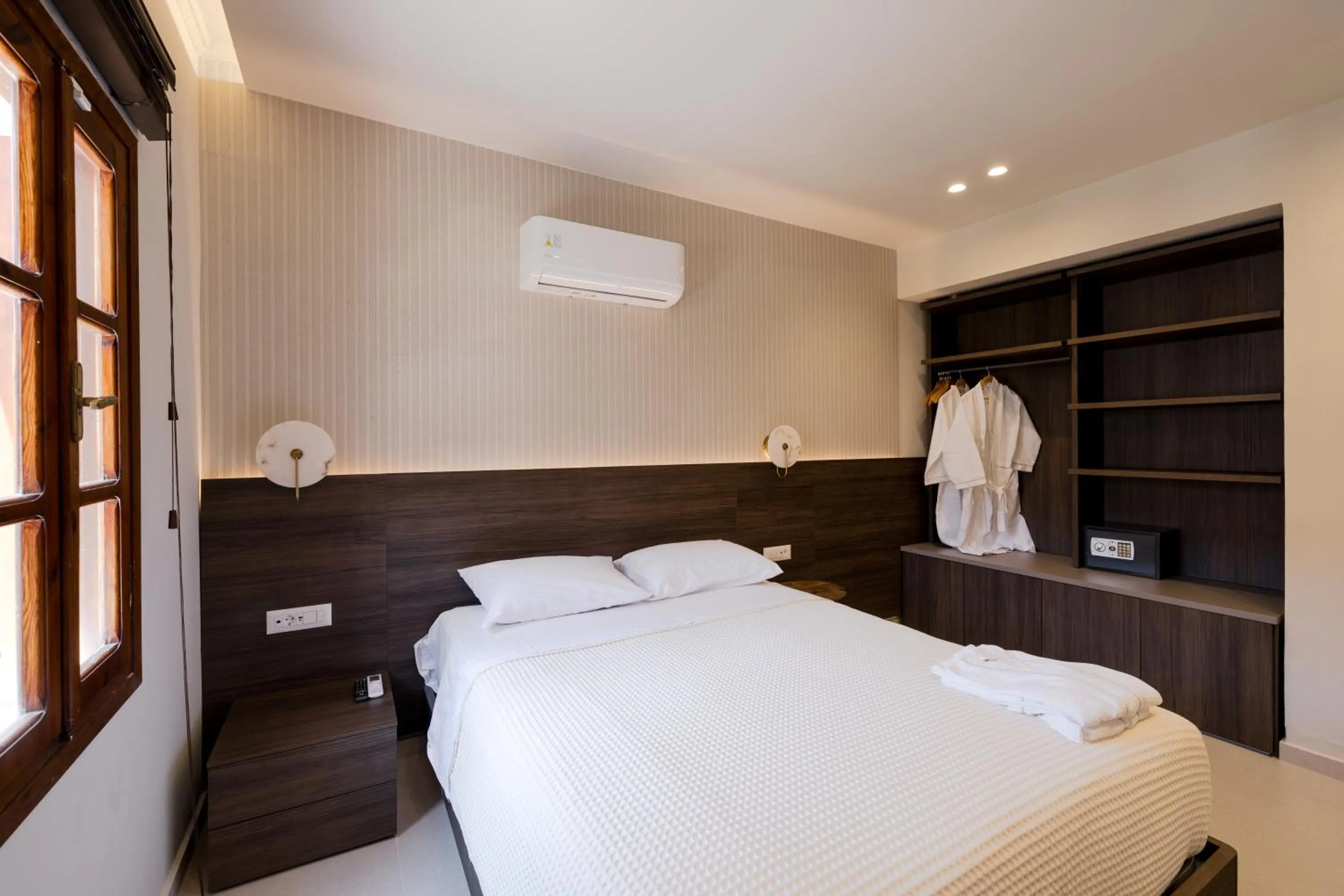 Bed in Opera House Hotel