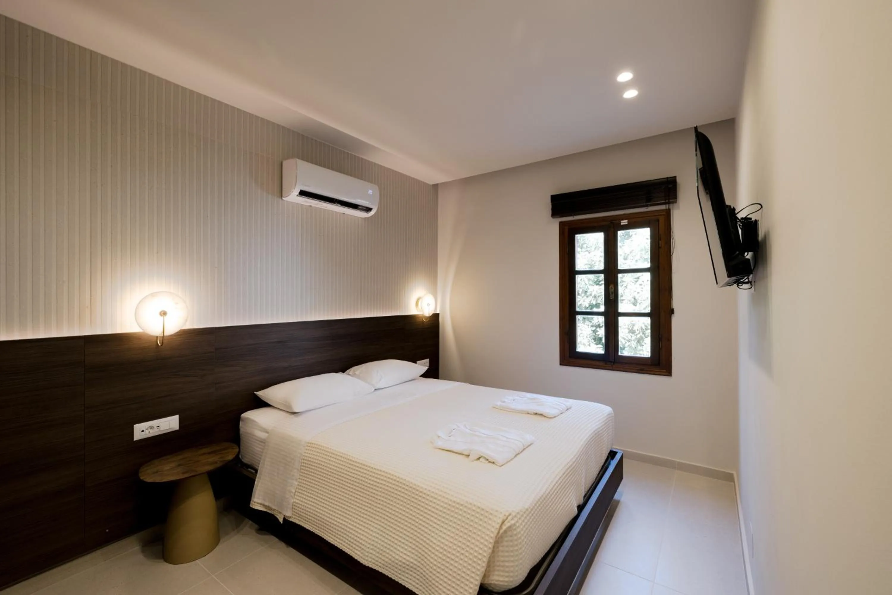 Bed in Opera House Hotel