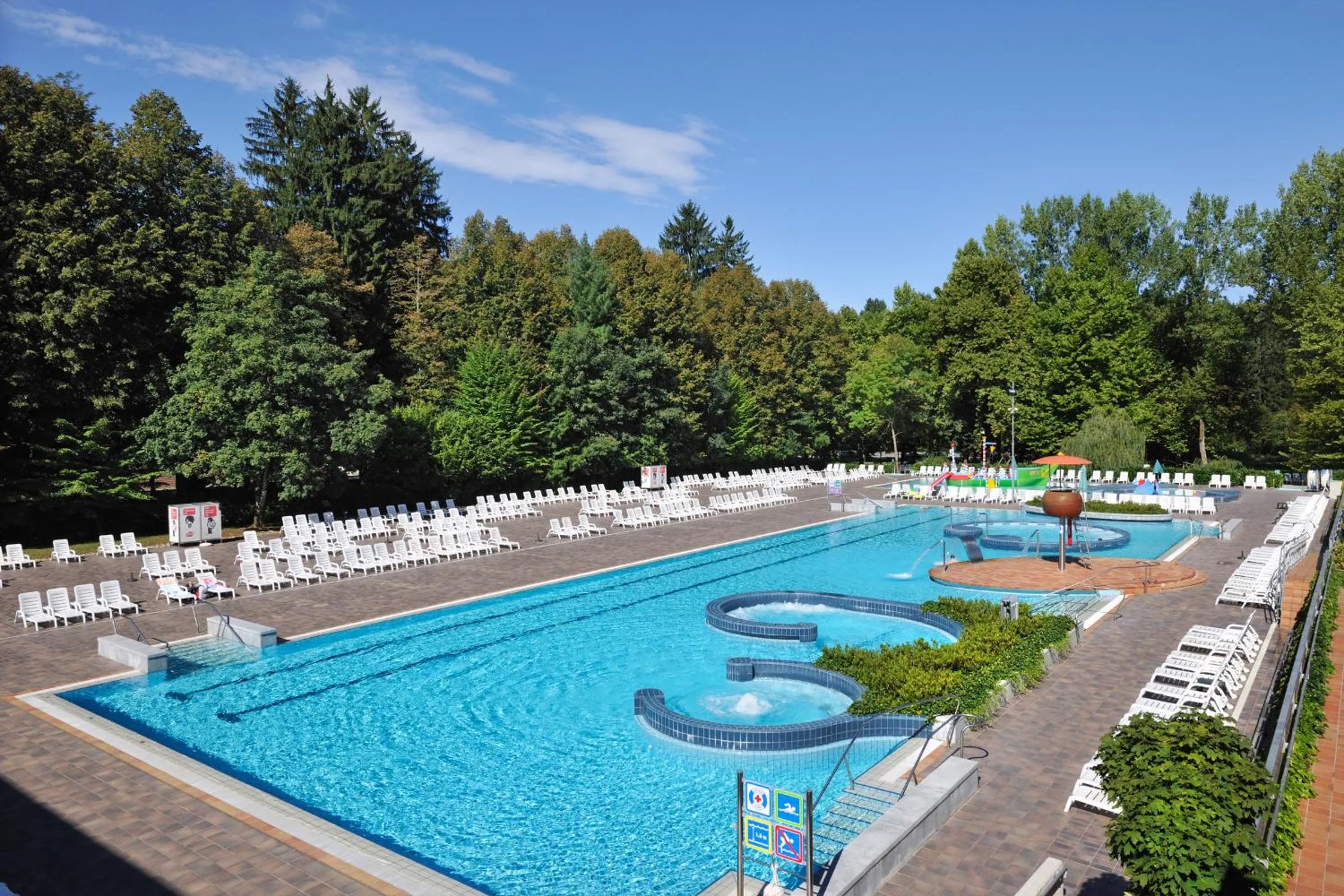 Facade/entrance in Hotel Balnea Superior - Terme Krka