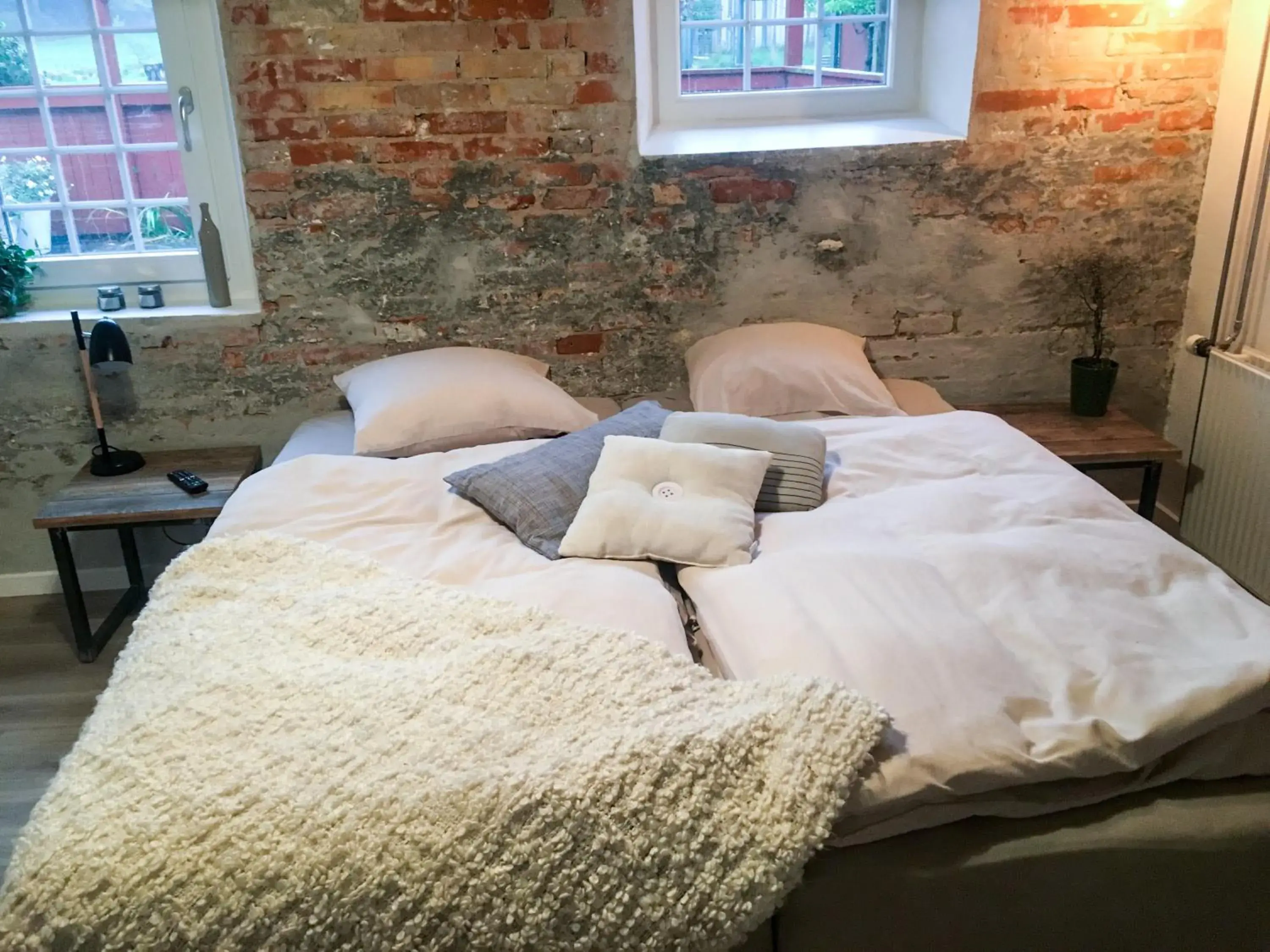 Deluxe Double or Twin Room with Private Bathroom and Garden View - single occupancy in Hos Mette Deluxe Double or Twin Room with Private Bathroom and Garden View - single occupancy in Hos Mette