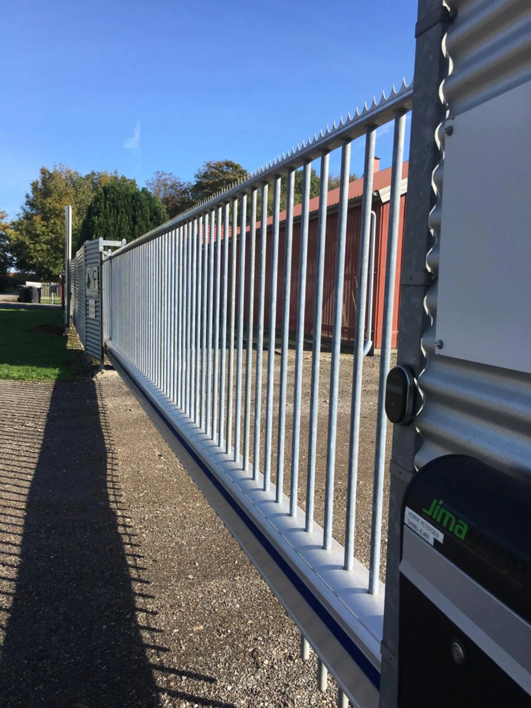 Property building in Hos Mette