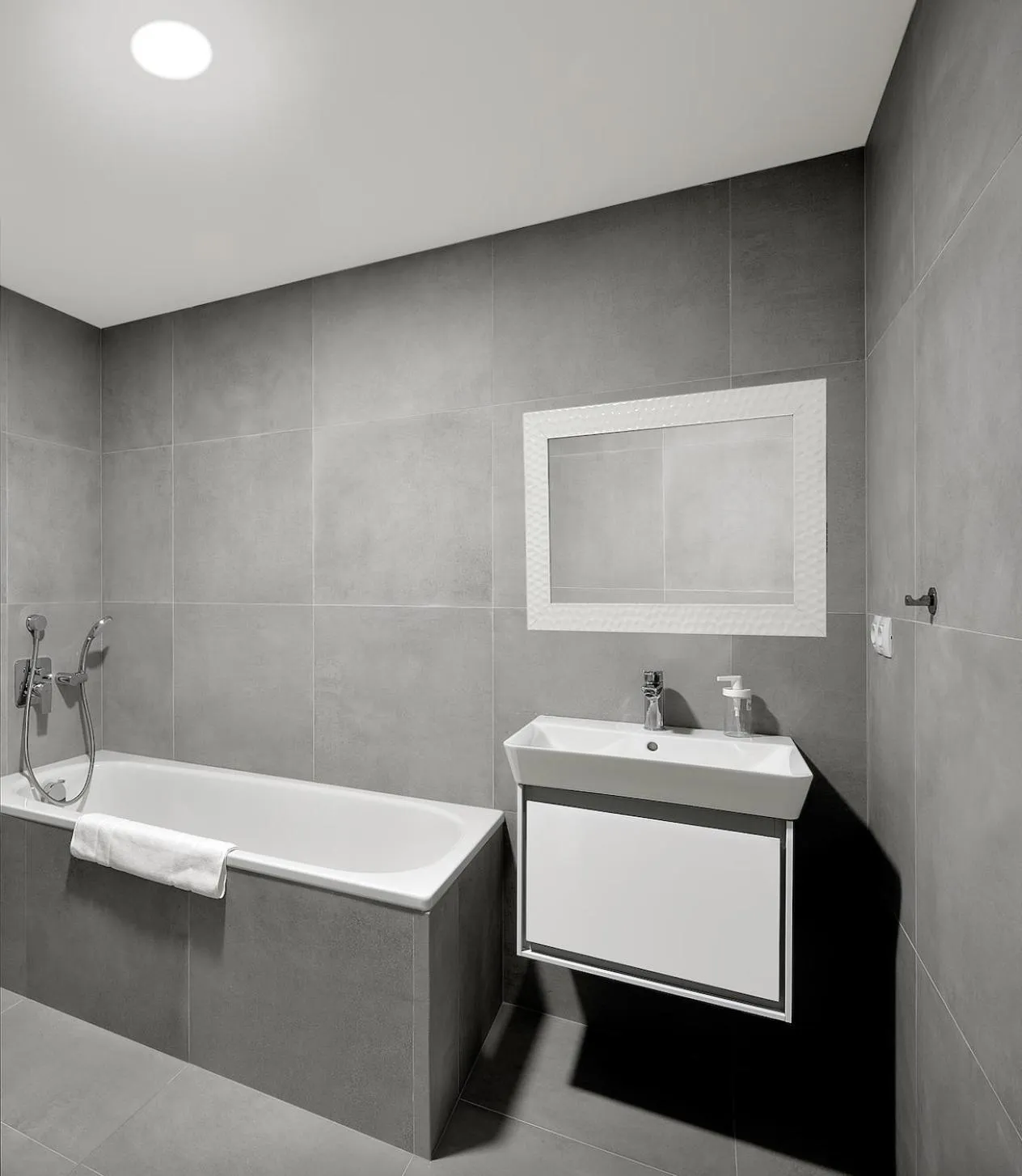 Bathroom in Smart & Green Living by Ambiente