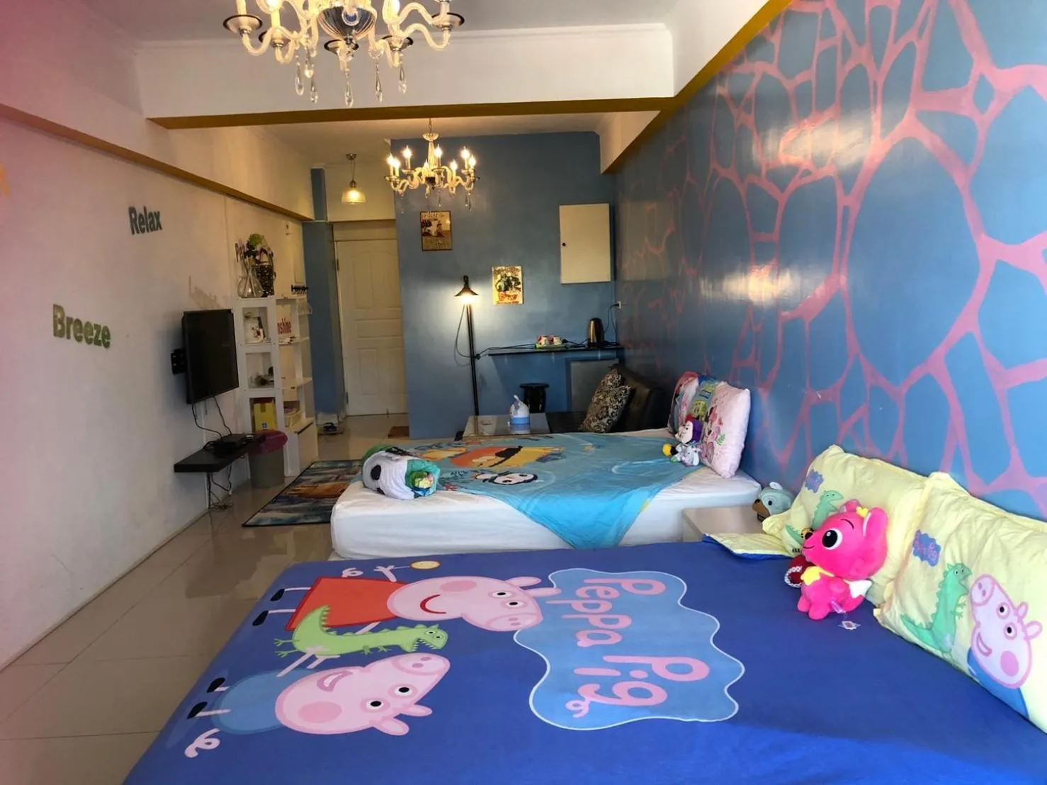 Photo of the whole room, Bed in Kenting Mola