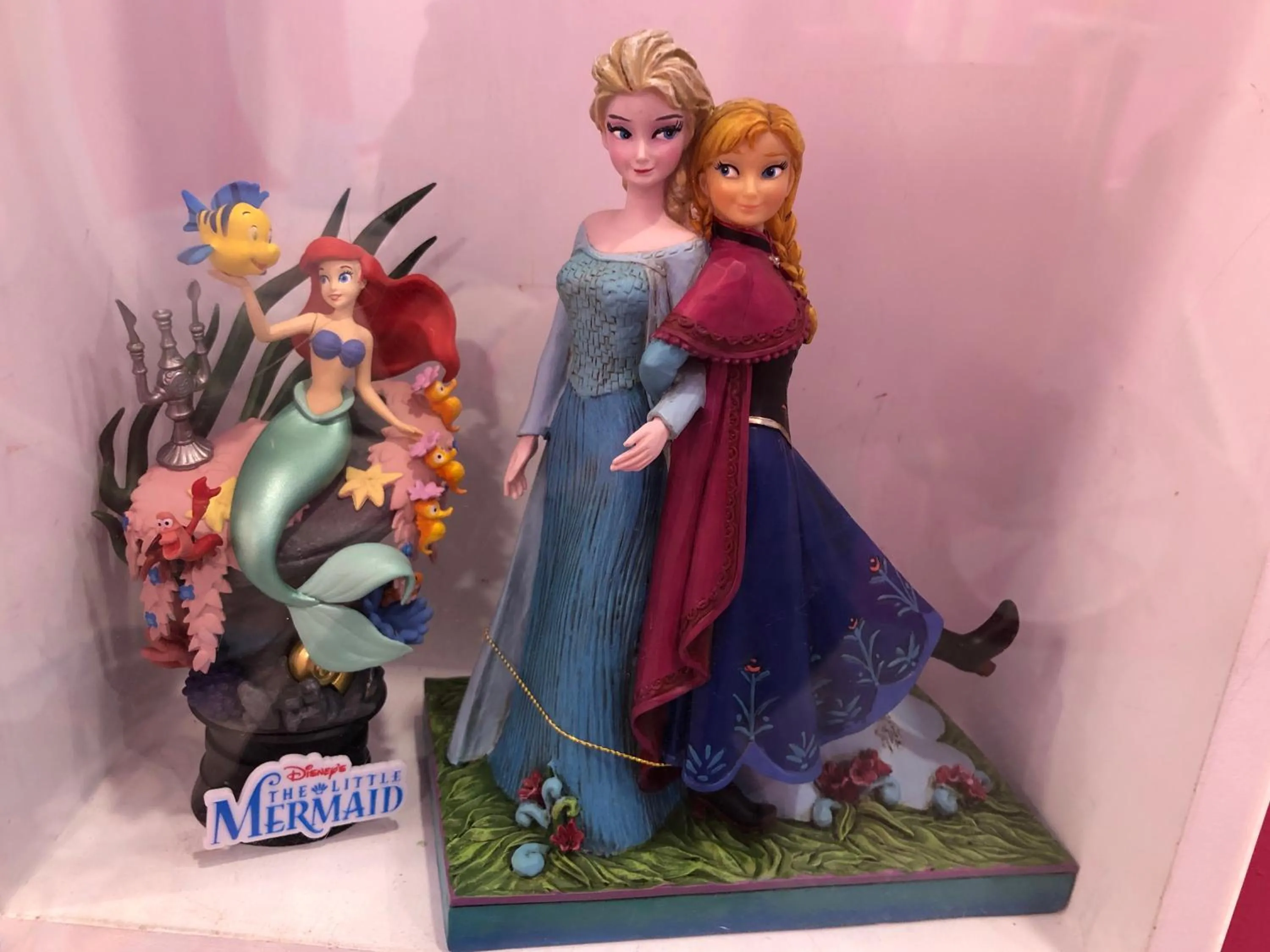 Photo of the whole room in Kenting Mola