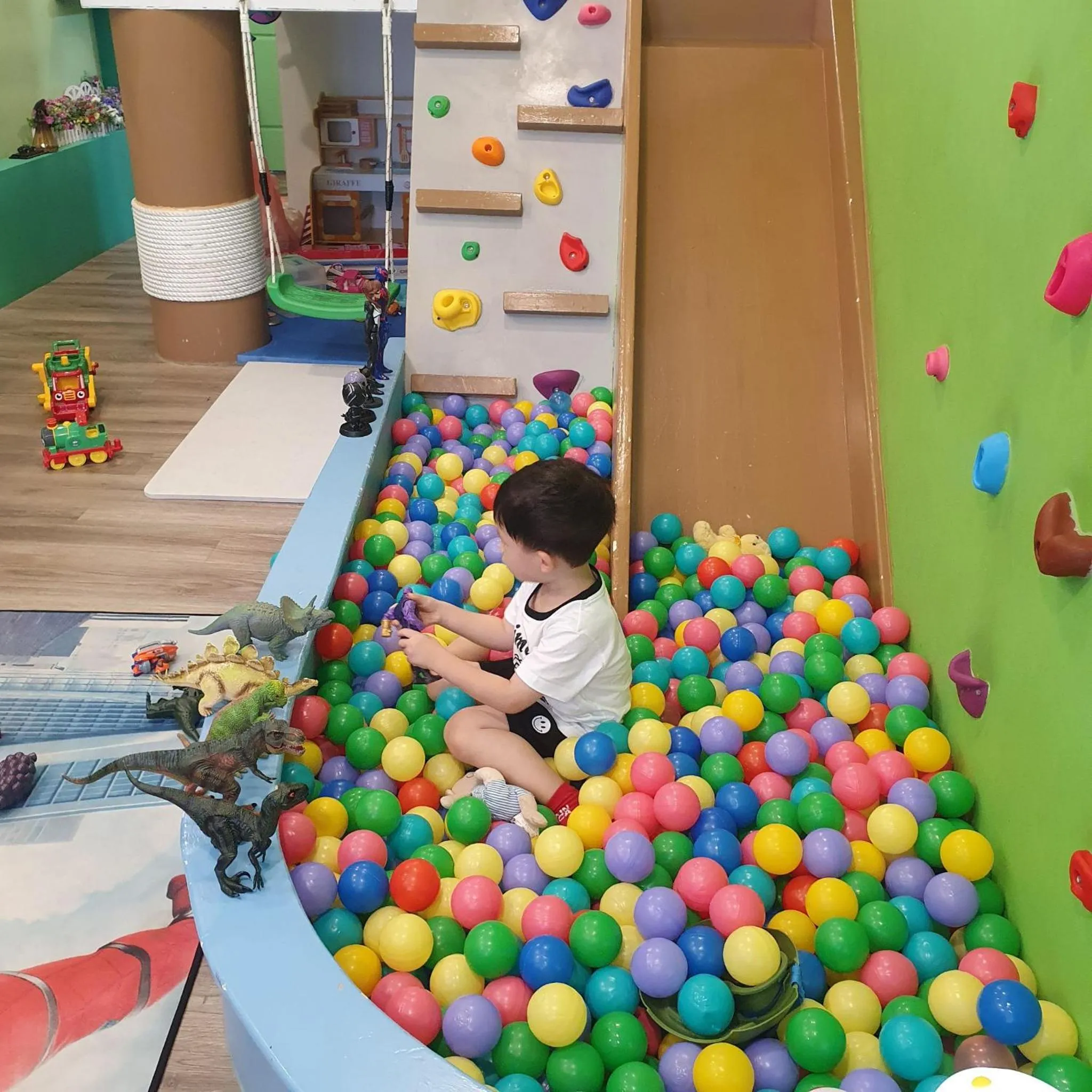 Photo of the whole room in Kenting Mola